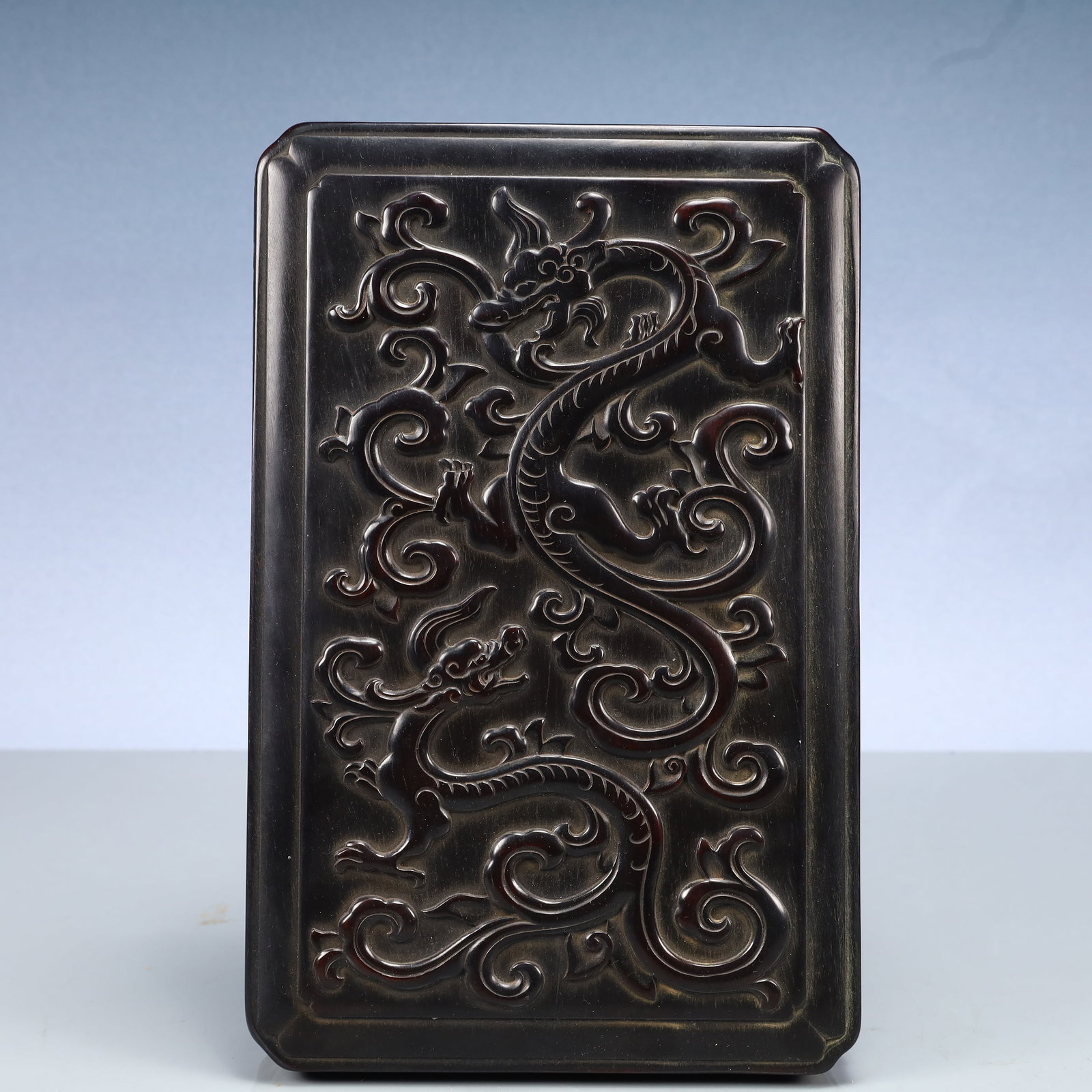 An Exquisite Zitanwood Dragon Pattern Cover Box: An Exquisite Zitanwood Dragon Pattern Cover Box,Qing Dynasty, China,Size:7.1inx11inx2in,Weight:1750g 紫檀木龙纹盖盒,中国清代