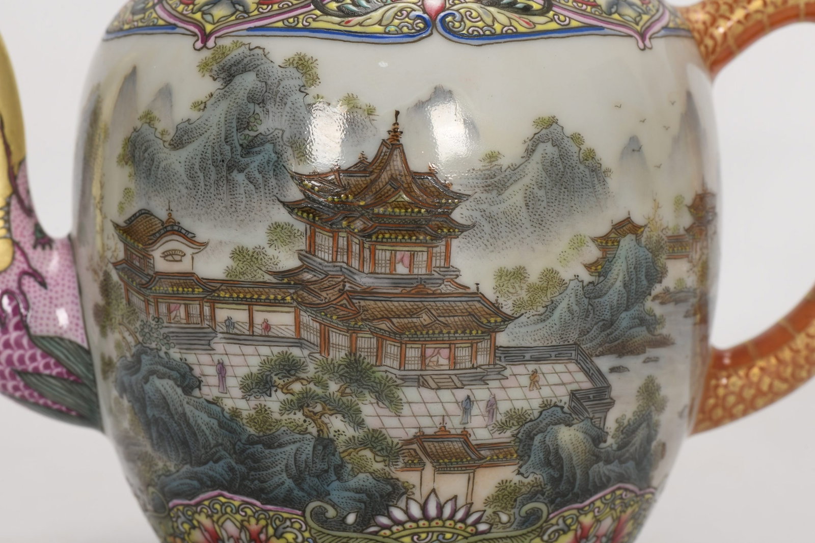 An Exquisite Enamel Landscape Pattern Teapot - 5