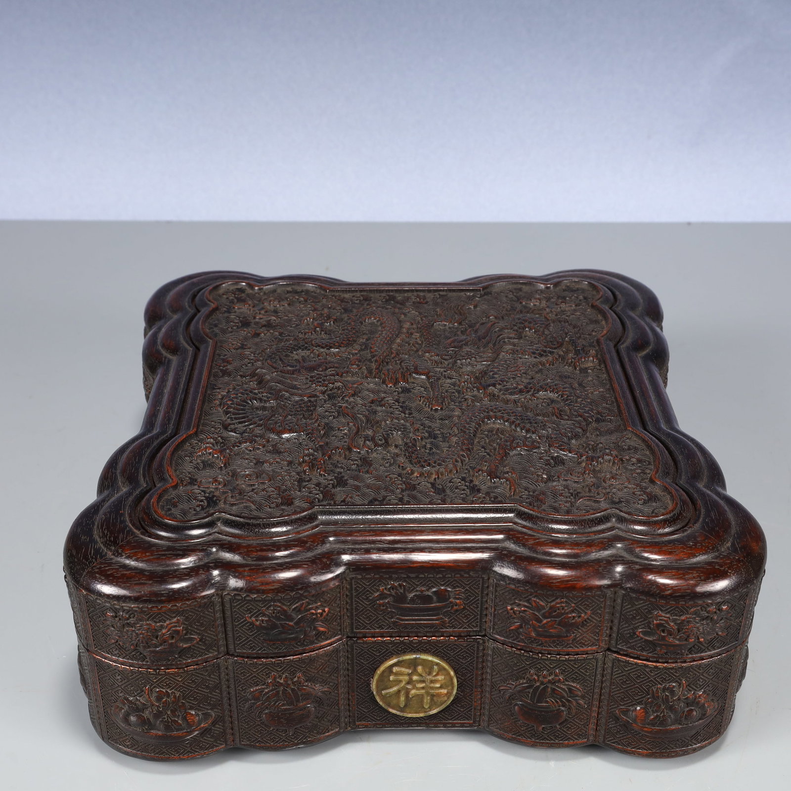 An Exquisite Zitanwood Seawater,Auspicious Cloud and Dragon Pattern Cover Box,With Poem: An Exquisite Zitanwood Seawater,Auspicious Cloud and Dragon Pattern Cover Box,With Poem,Qing Dynasty, China,Size:9.8inx3.9in,Weight:1250g