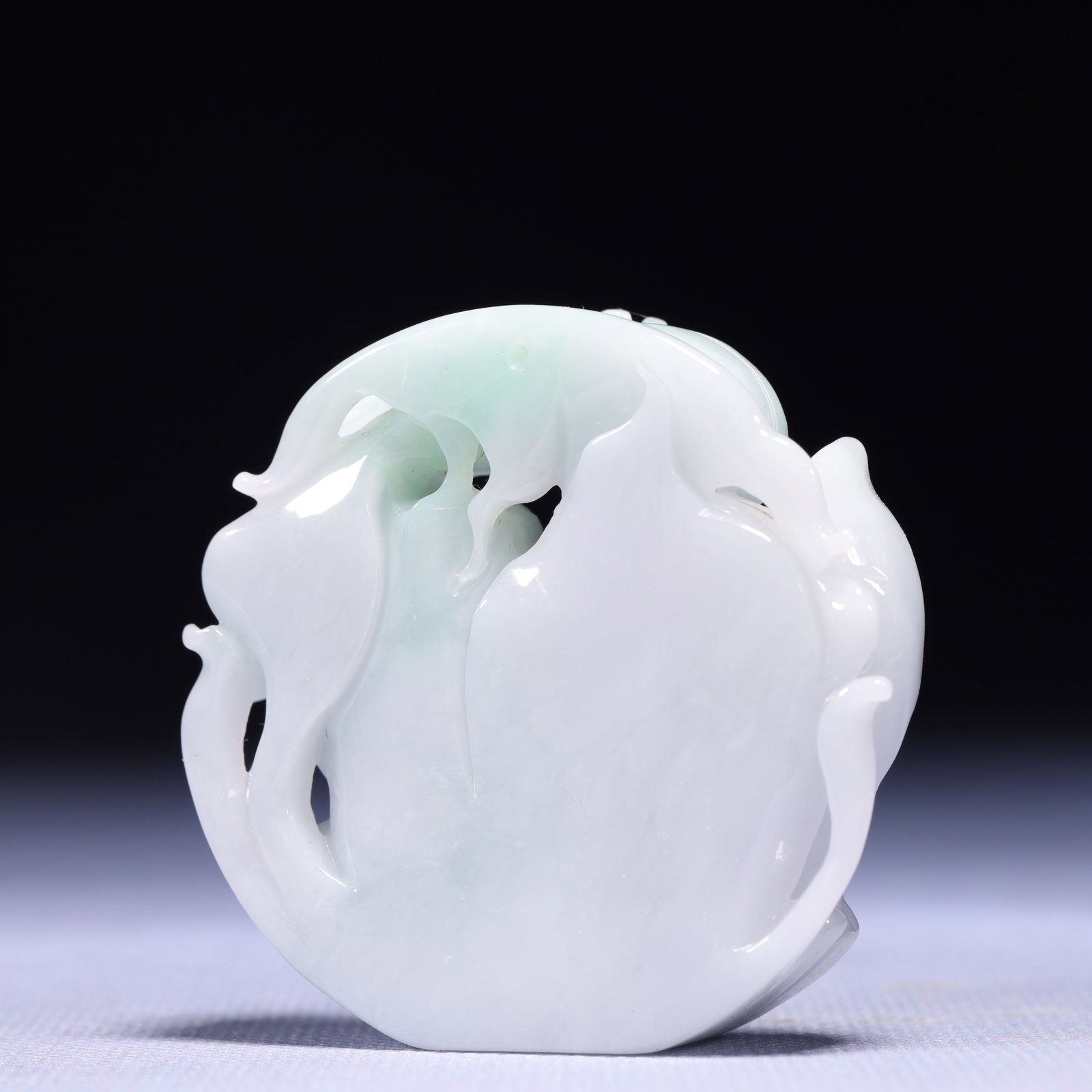 An Exquisite Jadeite Elephant Pattern Pendant - 4