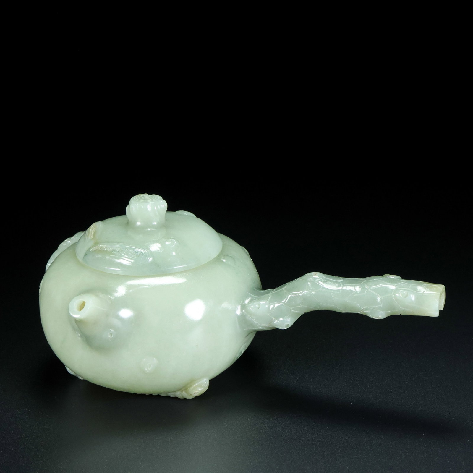 An Exquisite White Jade Teapot: An Exquisite White Jade Teapot,Qing Dynasty,China,Qianlong Four-character Mark,Size:7.1inx3.9inx4.7in,Weight:306g 白玉茶壶,中国清代,乾隆
