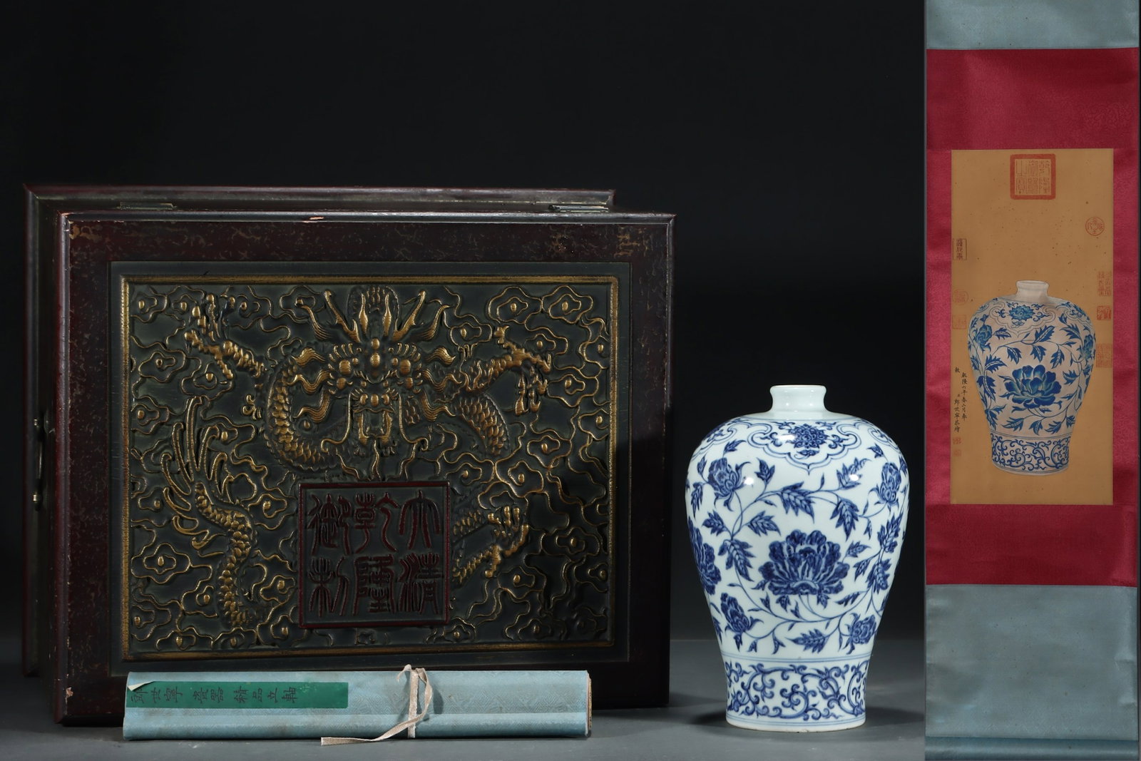 An Exquisite Blue and White Lotus Pattern Vase,with Chinese Vertical Scroll Ink Painting on Silk: An Exquisite Blue and White Lotus Pattern Vase,with Chinese Vertical Scroll Ink Painting on Silk,Yuan Dynasty,China,Size:(Without frame)23.6inx10.8in,(Porcelain)10.7inx7.1in 青花缠&#