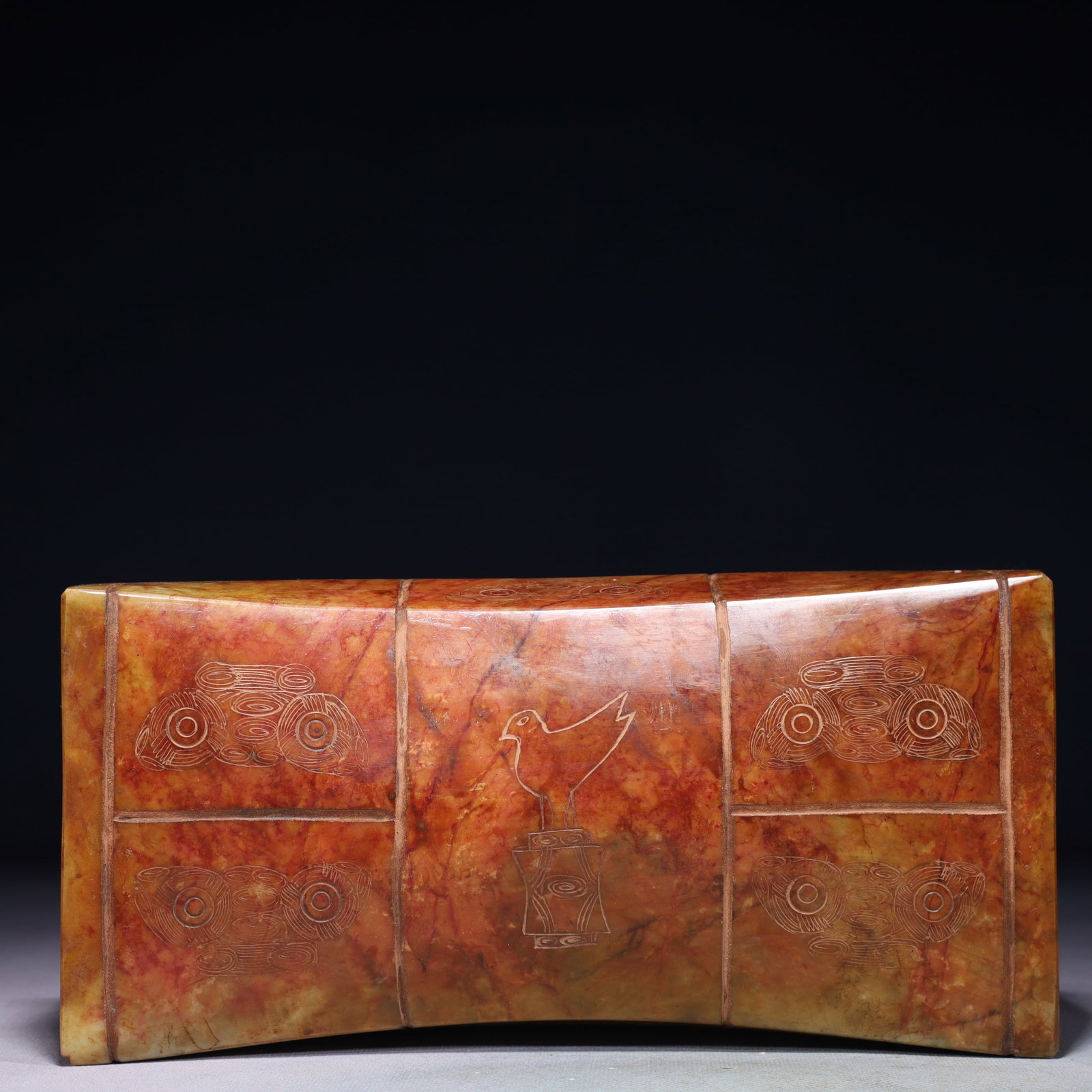 An Exquisite Archaic Jade Bird Pattern Pillow: An Exquisite Archaic Jade Bird Pattern Pillow,Ancient Time,China,Size:9.6inx4.7inx2.4in,Weight:3350g 高古玉鸟纹枕头,中国远古时&#