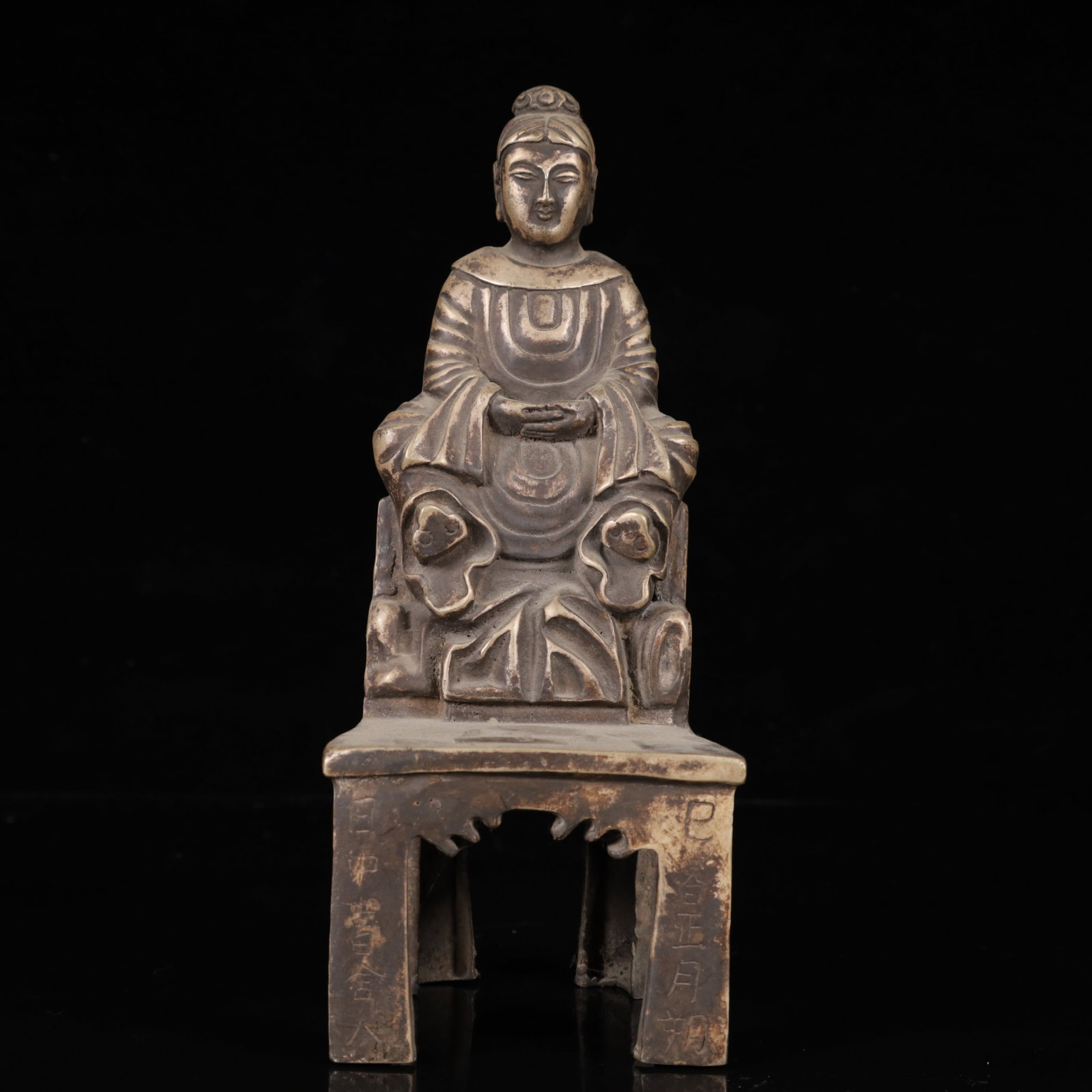 An Exquisite Silver-Plated Bronze Buddha Statue: An Exquisite Silver-Plated Bronze Buddha Statue,Qing Dynasty,China,Size:3.9inx3.7inx9.8in,Weight:850g 铜镀银佛像,中国清代
