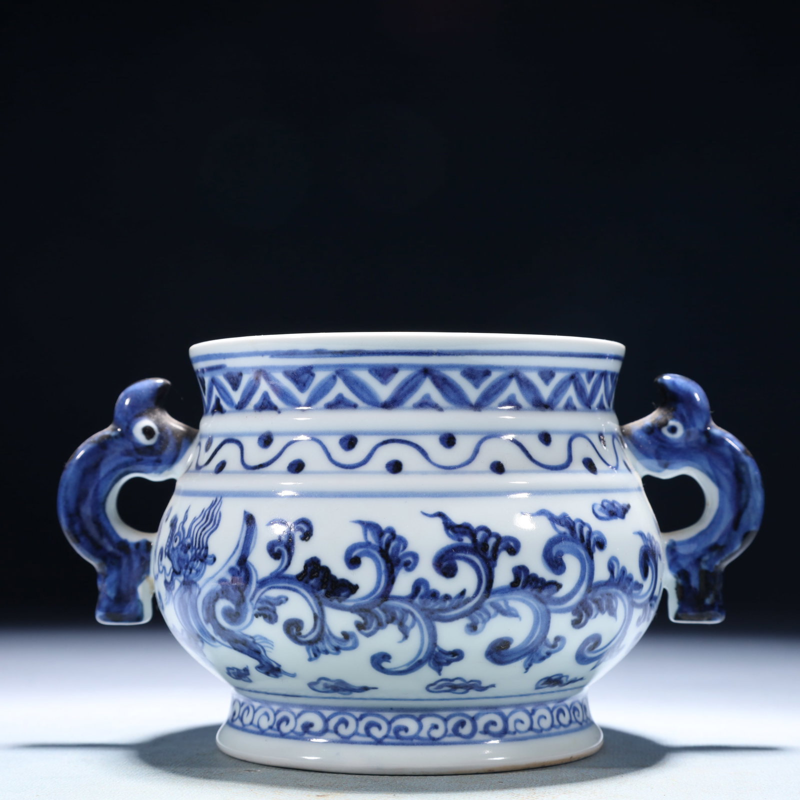 An Exquisite Blue and White Auspicious Cloud and Dragon Pattern Double-Ears Censer: An Exquisite Blue and White Auspicious Cloud and Dragon Pattern Double-Ears Censer,Ming Dynasty,China,Xuande Six-character Mark,Size:7.1inx5.1inx4.1in,Weight:900g 青花祥云Ƙ