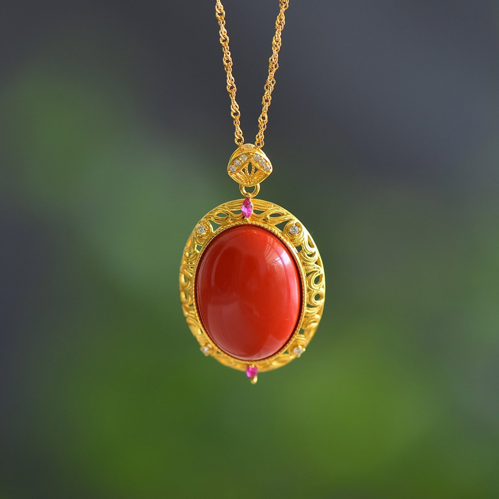 An Exquisite Sterling Silver-Gold Plated Inlaid Cinnabar Necklace,Inlaid Diamond: An Exquisite Sterling Silver-Gold Plated Inlaid Cinnabar Necklace,Inlaid Diamond,Size:0.3inx0.3in 纯银镀金镶朱砂项链,嵌钻石