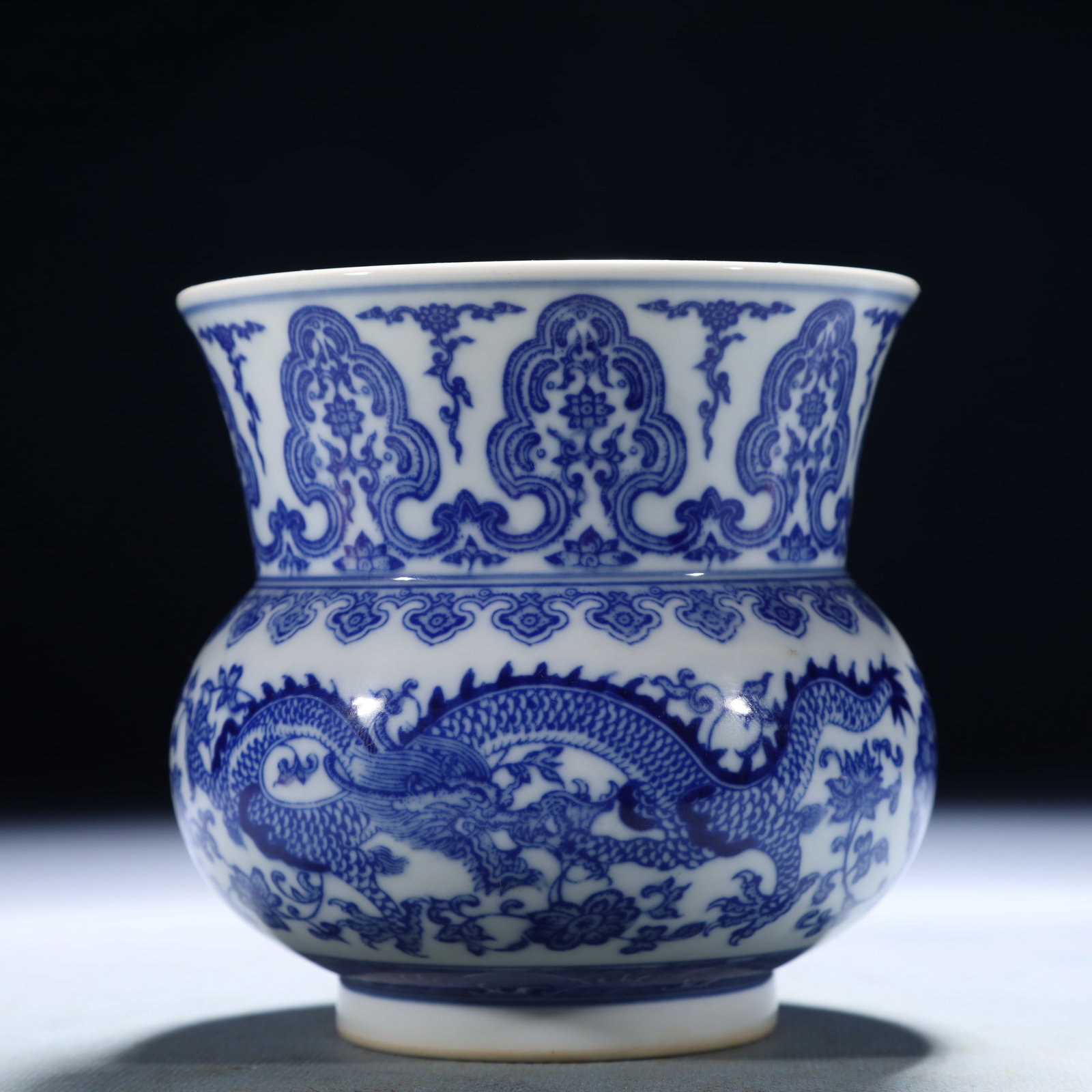 An Exquisite Blue and White Lotus and Dragon Pattern Vase: An Exquisite Blue and White Lotus and Dragon Pattern Vase,Qing Dynasty,China,Yongzheng Six-character Mark,Size:3.9inx4in,Weight:950g