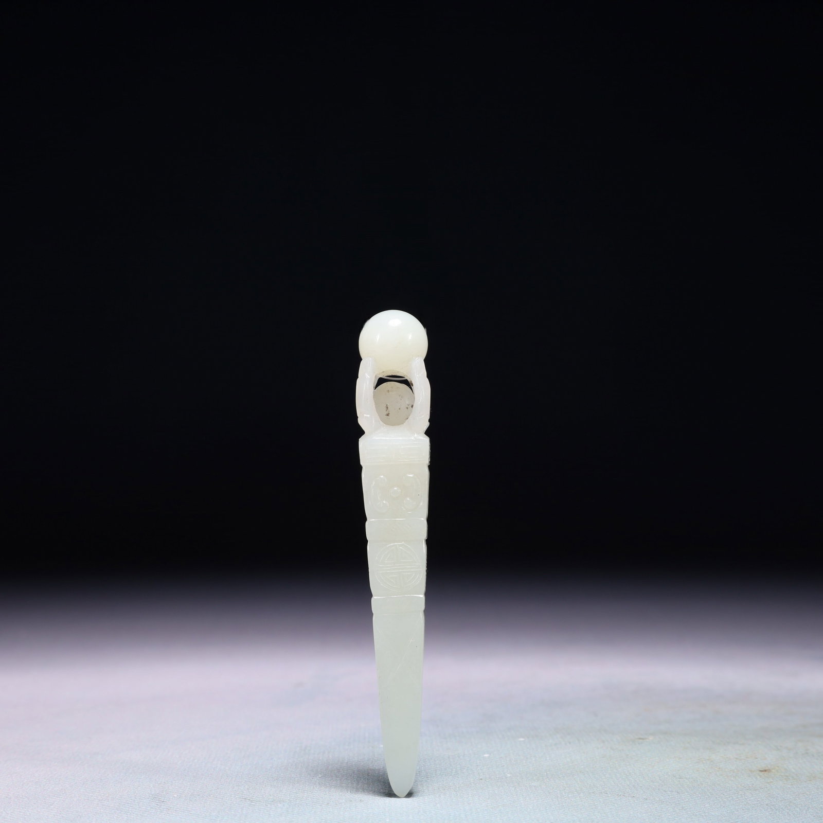 An Exquisite White Jade Ritual Implement - 3