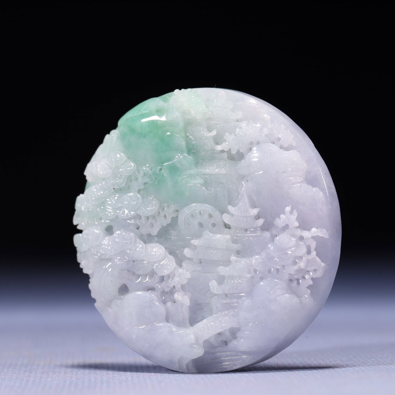 An Exquisite Jadeite Landscape Pattern Pendant - 2