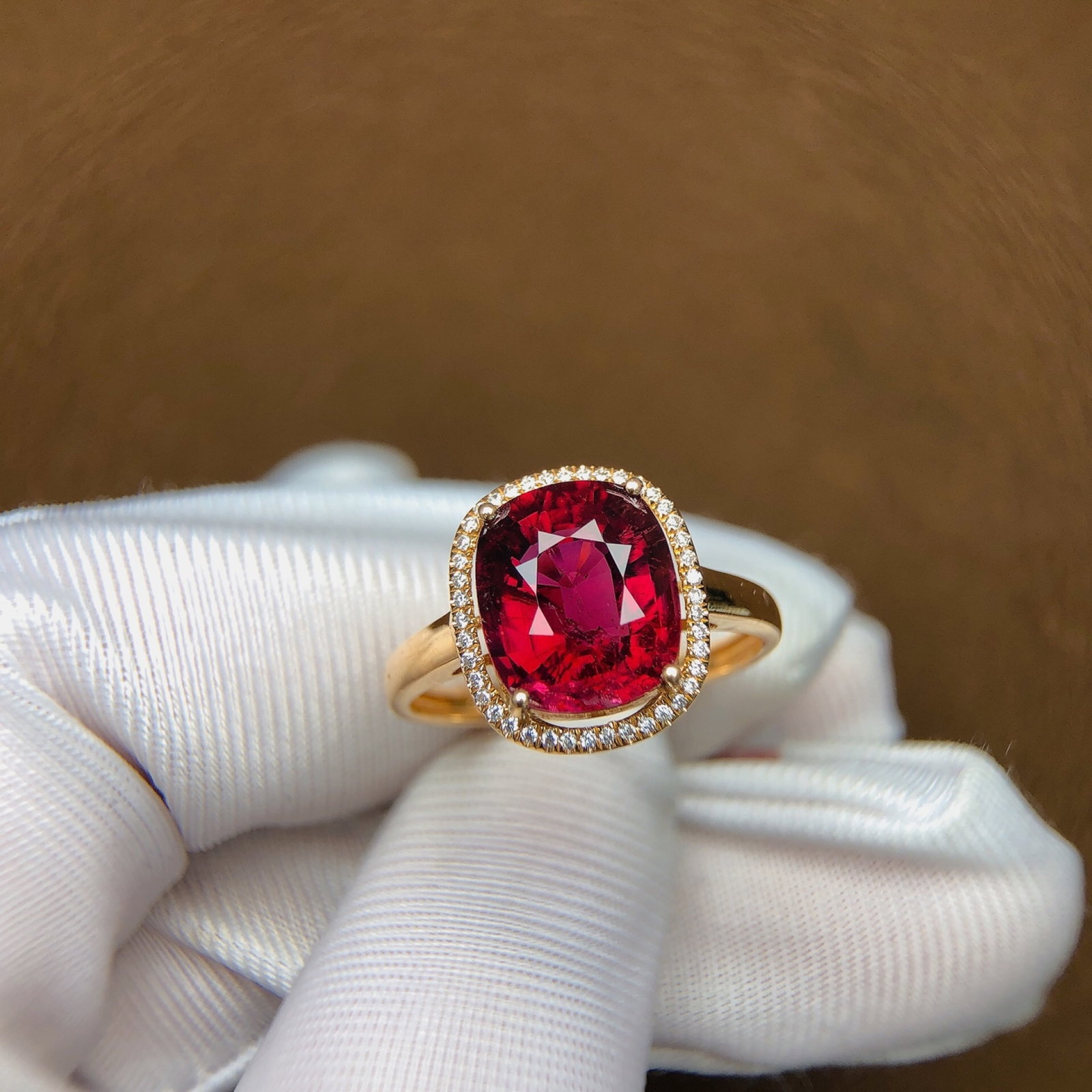 4.51Ctw Sterling Silver-Gold Plated Inlaid Natural Tourmaline Ring: 4.51Ctw Sterling Silver-Gold Plated Inlaid Natural Tourmaline Ring,Size:0.3inx0.4in 4.51Ctw纯银镀金嵌天然碧玺戒指
