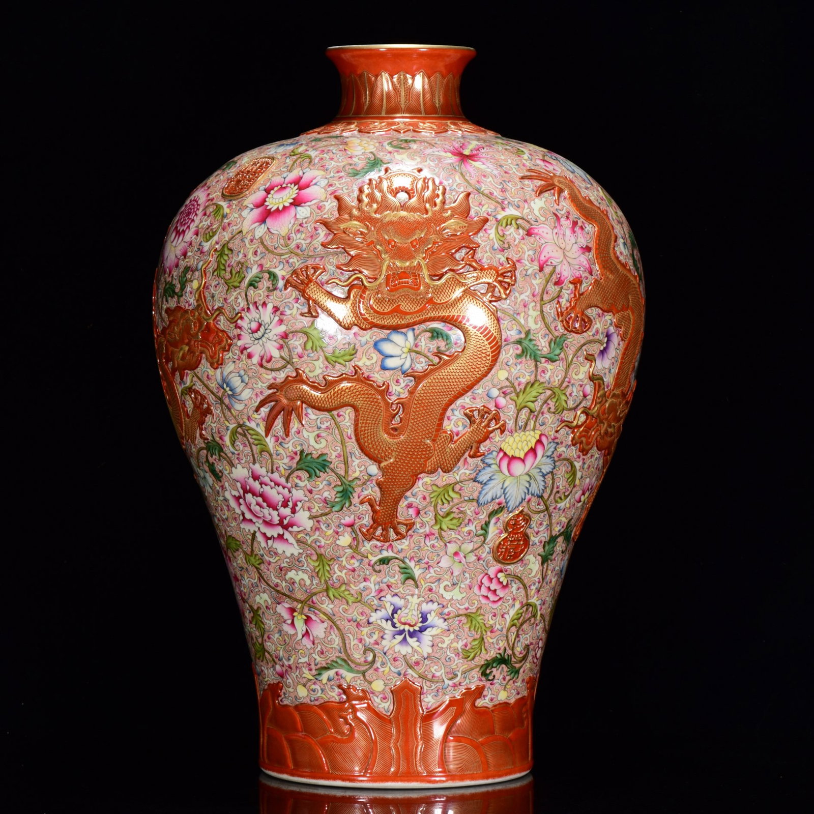 A Huge Enamel Painted Gold Lotus and Dragon Pattern Vase: A Huge Enamel Painted Gold Lotus and Dragon Pattern Vase,Qing Dynasty,China,Qianlong Six-character Mark,Size:18.9inx13in 珐琅彩描金缠枝莲龙纹