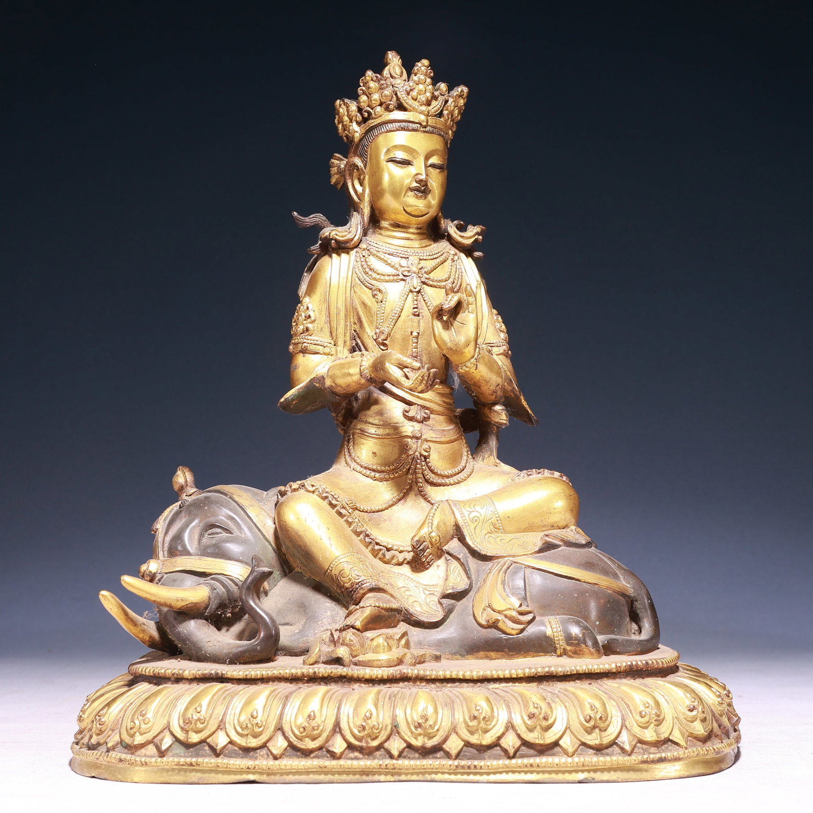 A Solemn Gilt Bronze Statue of Tara: A Solemn Gilt Bronze Statue of Tara,Qing Dynasty,China,Size:10.2inx6.3inx13.4in,Weight:5900g 铜鎏金度母像,中国清代