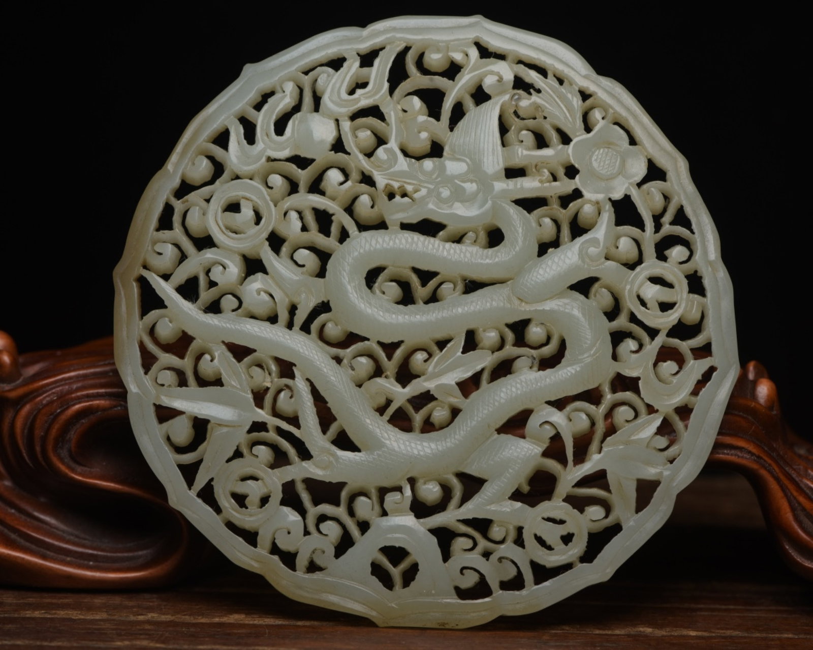 An Exquisite White Jade Flower and Dragon Pattern Pendant (1 of 9)