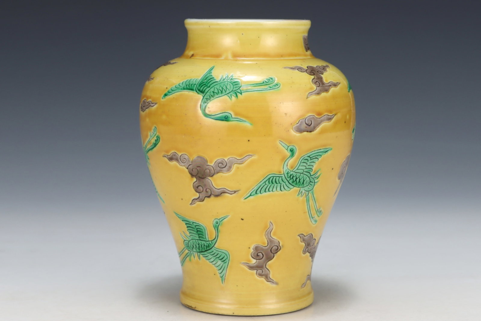 An Exquisite Biscuit Auspicious Cloud and Crane Pattern Vase - 3