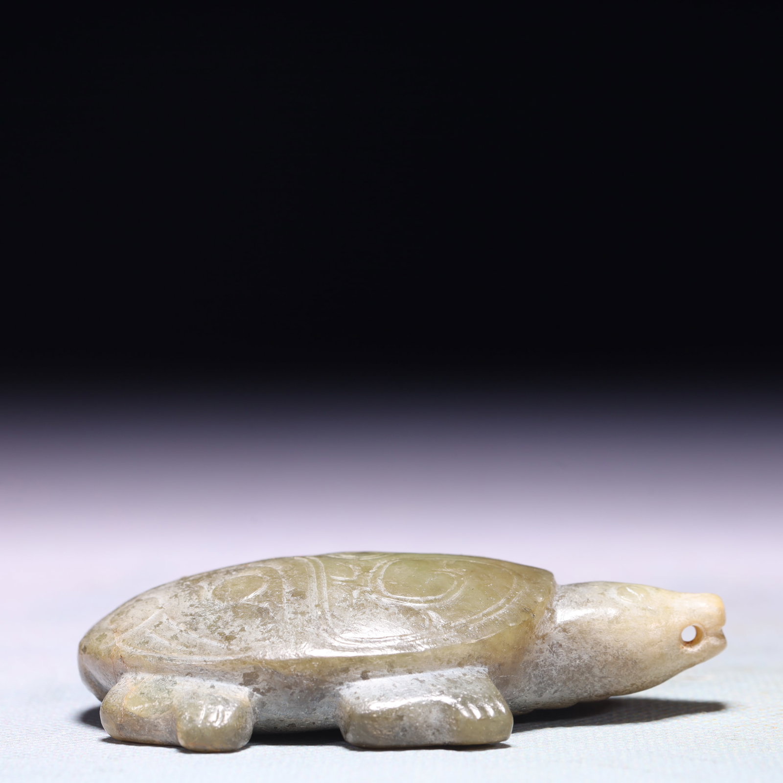 An Exquisite White Jade Turtle Ornament: An Exquisite White Jade Turtle Ornament,Qing Dynasty,China,Size:3inx2inx0.6in,Weight:105.4g 白玉龟摆件,中国清代