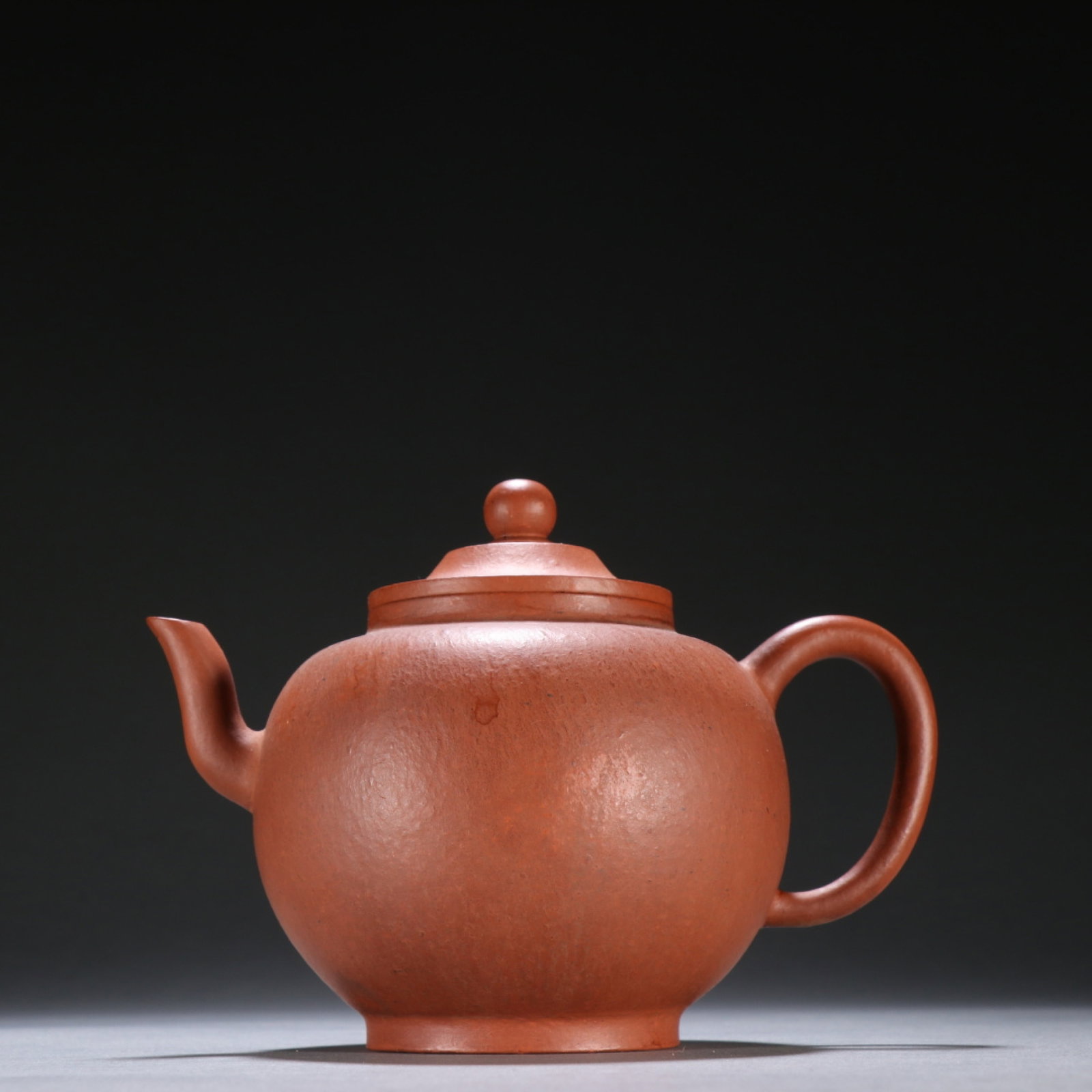 A Rare Purple Sands Teapot: A Rare Purple Sands Teapot,Qing Dynasty,China,Meng Chen Mark,Size:4.1inx5.5in 紫砂茶壶,中国清代,孟臣款