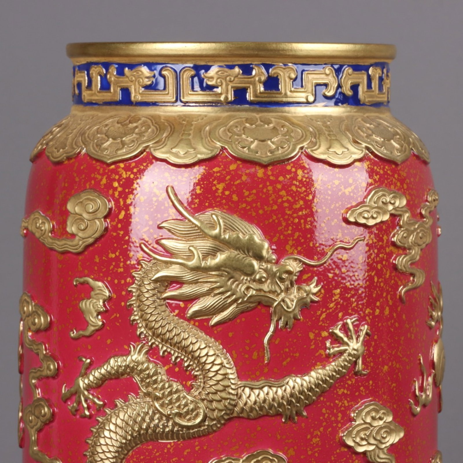 A Rare Ruby Red-Glazed Gilt Auspicious Cloud and Dragon Pattern Vase - 4