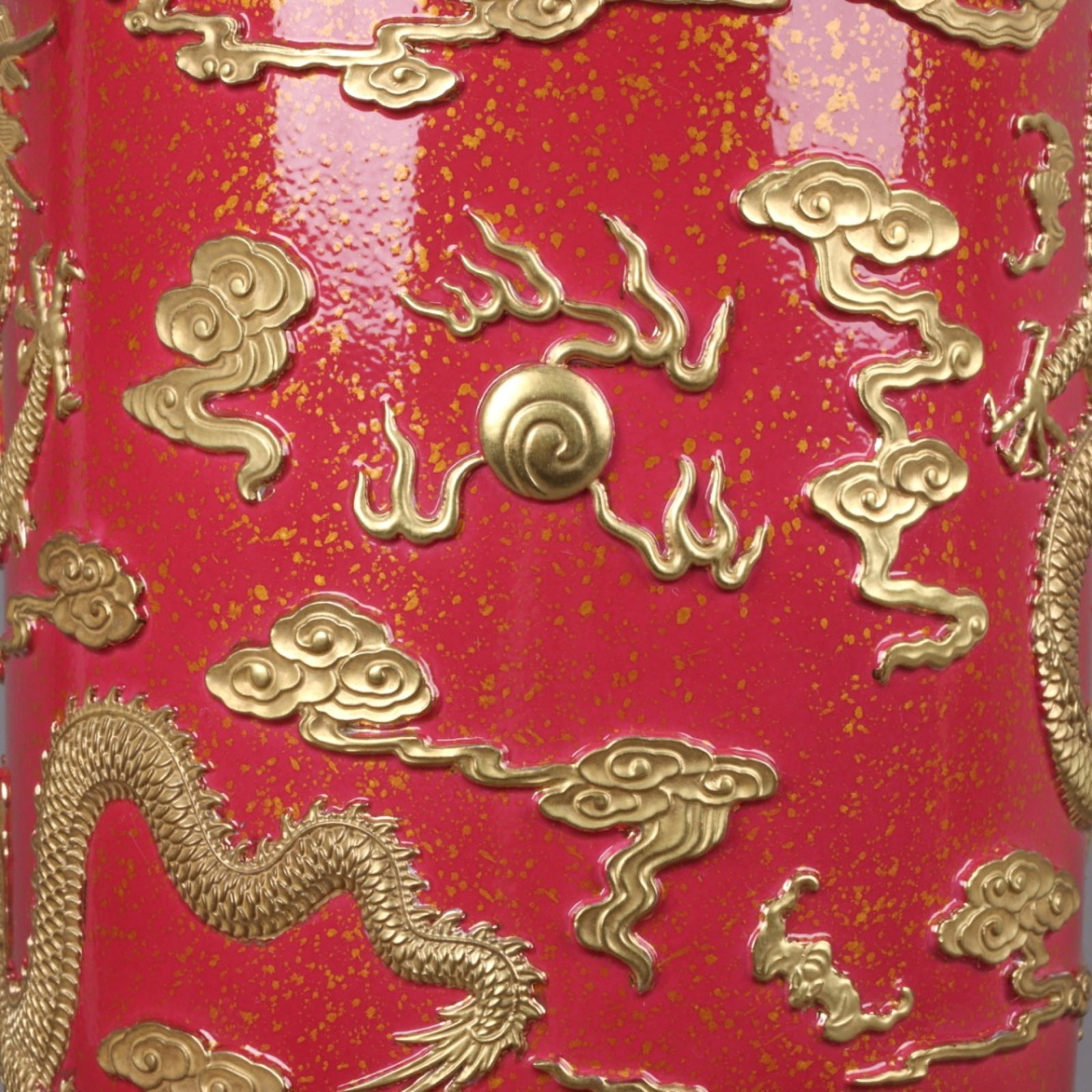 A Rare Ruby Red-Glazed Gilt Auspicious Cloud and Dragon Pattern Vase - 7