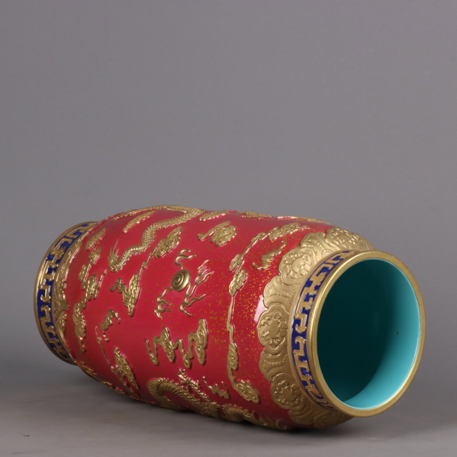 A Rare Ruby Red-Glazed Gilt Auspicious Cloud and Dragon Pattern Vase - 8