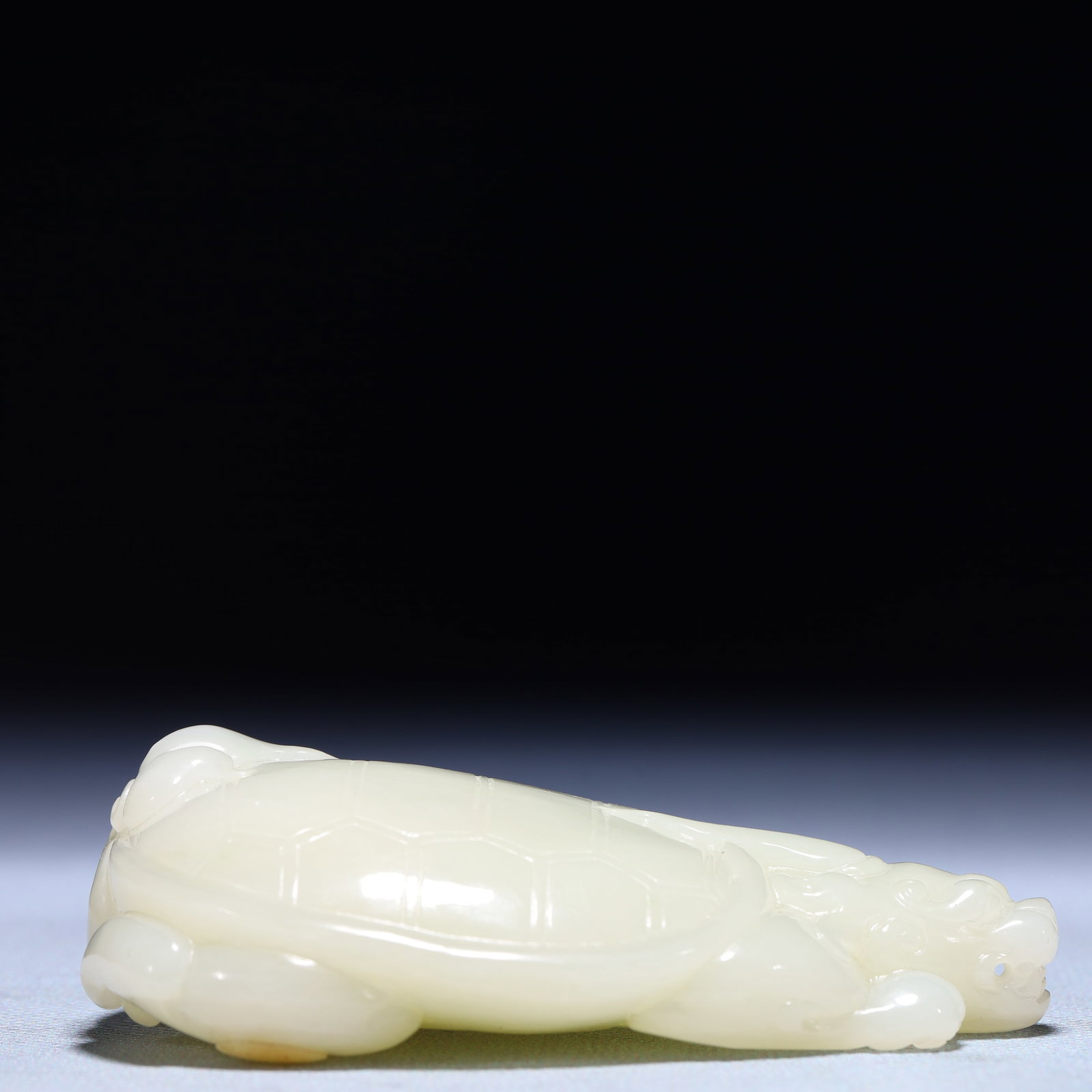 An Exquisite White Jade Dragon Turtle Ornament: An Exquisite White Jade Dragon Turtle Ornament,Qing Dynasty,China,Size:3.5inx2.2inx1in,Weight:184.6g 白玉龙龟摆件,中国清代