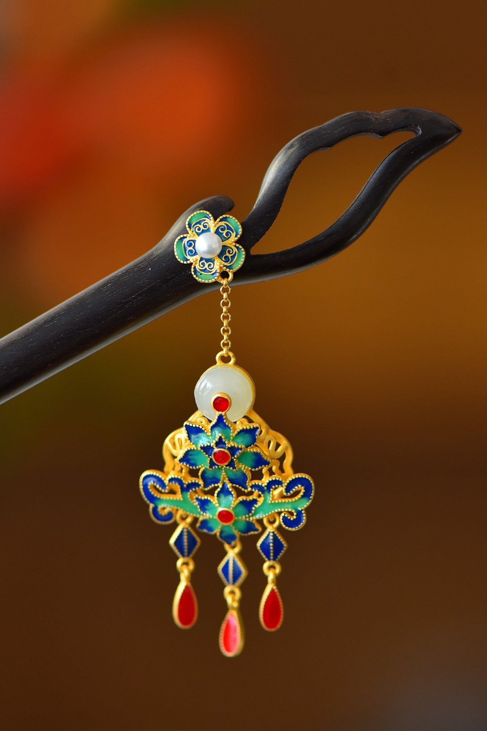 An Exquisite Sterling Silver-Gold Plated Inlaid White Jade Enamel Ebony Hairpin: An Exquisite Sterling Silver-Gold Plated Inlaid White Jade Enamel Ebony Hairpin 纯银镀金镶白玉珐琅黑檀木发簪