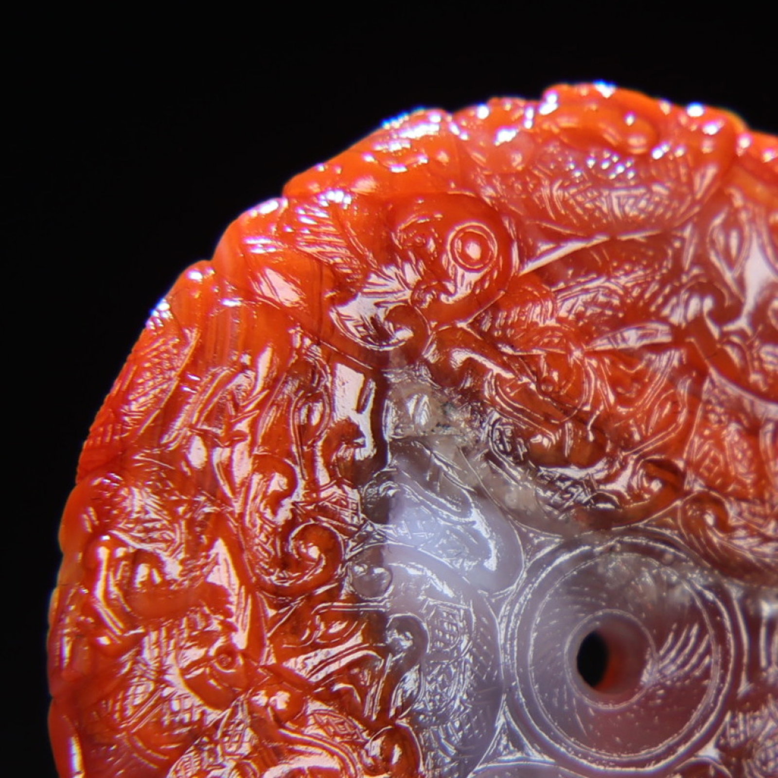 An Exquisite White Jade Dragon Pattern Pendant - 3