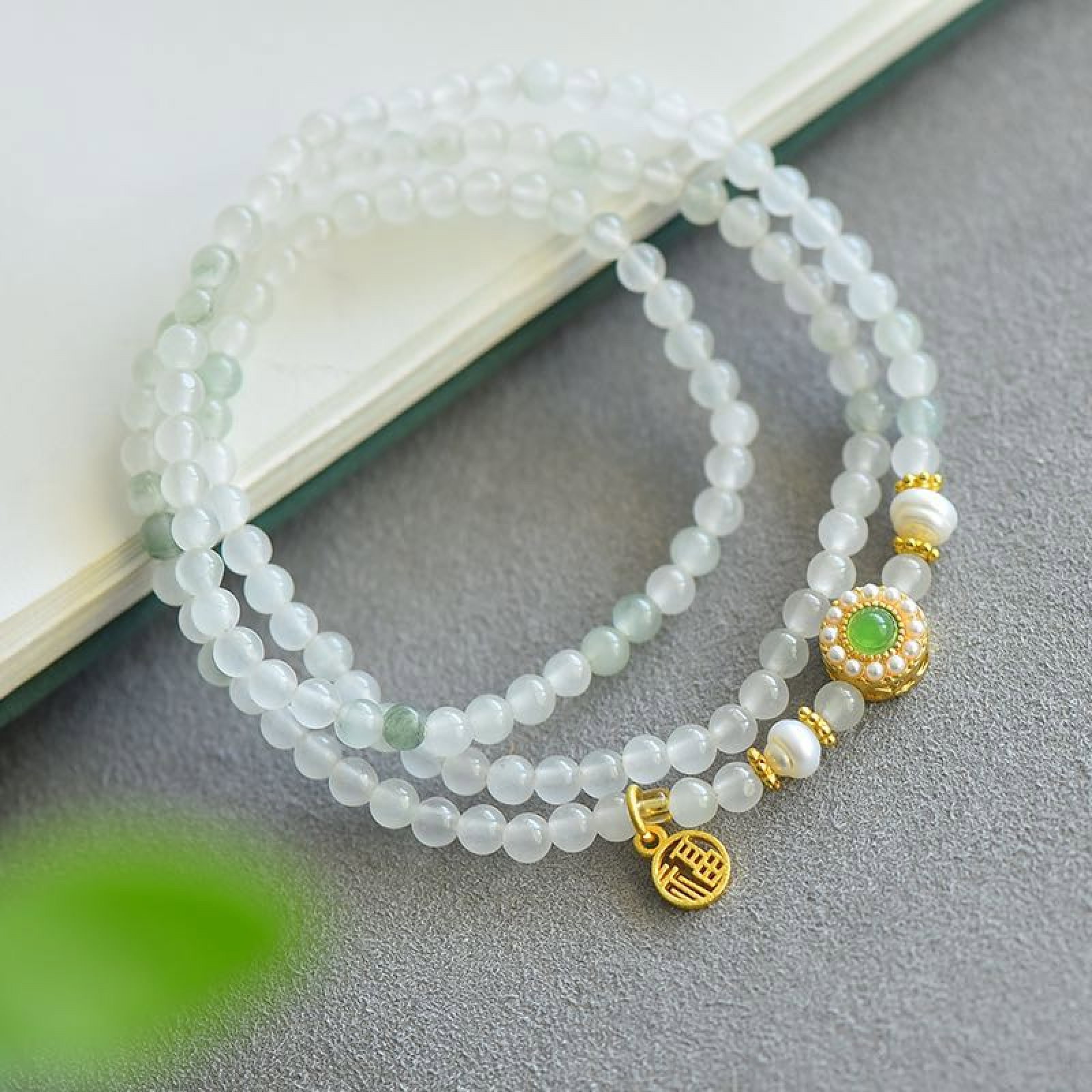 An Exquisite White Jade Bracelet: An Exquisite White Jade Bracelet,Size:0.2in 白玉手串