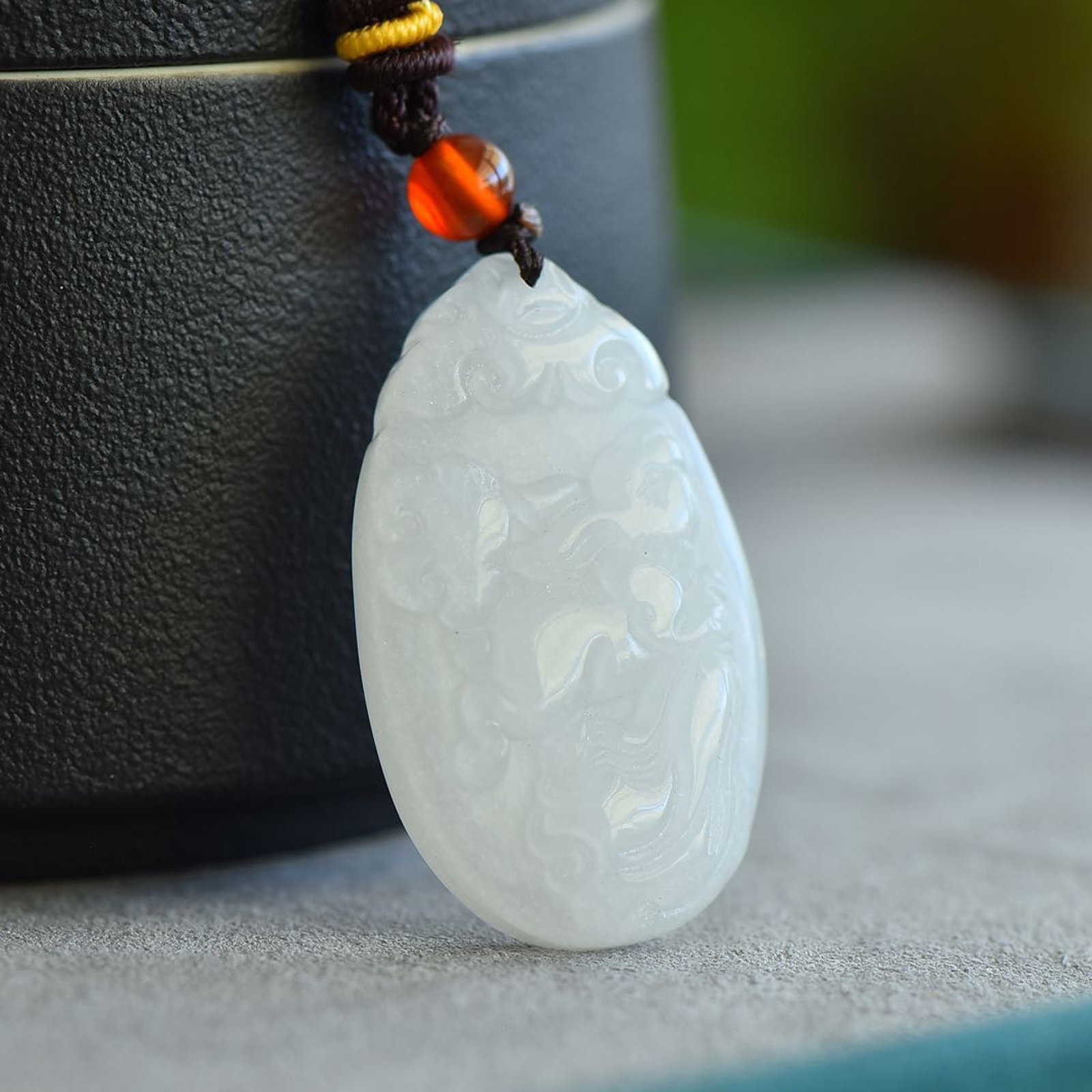 An Exquisite White Jade Rabbit Pattern Pendant - 4