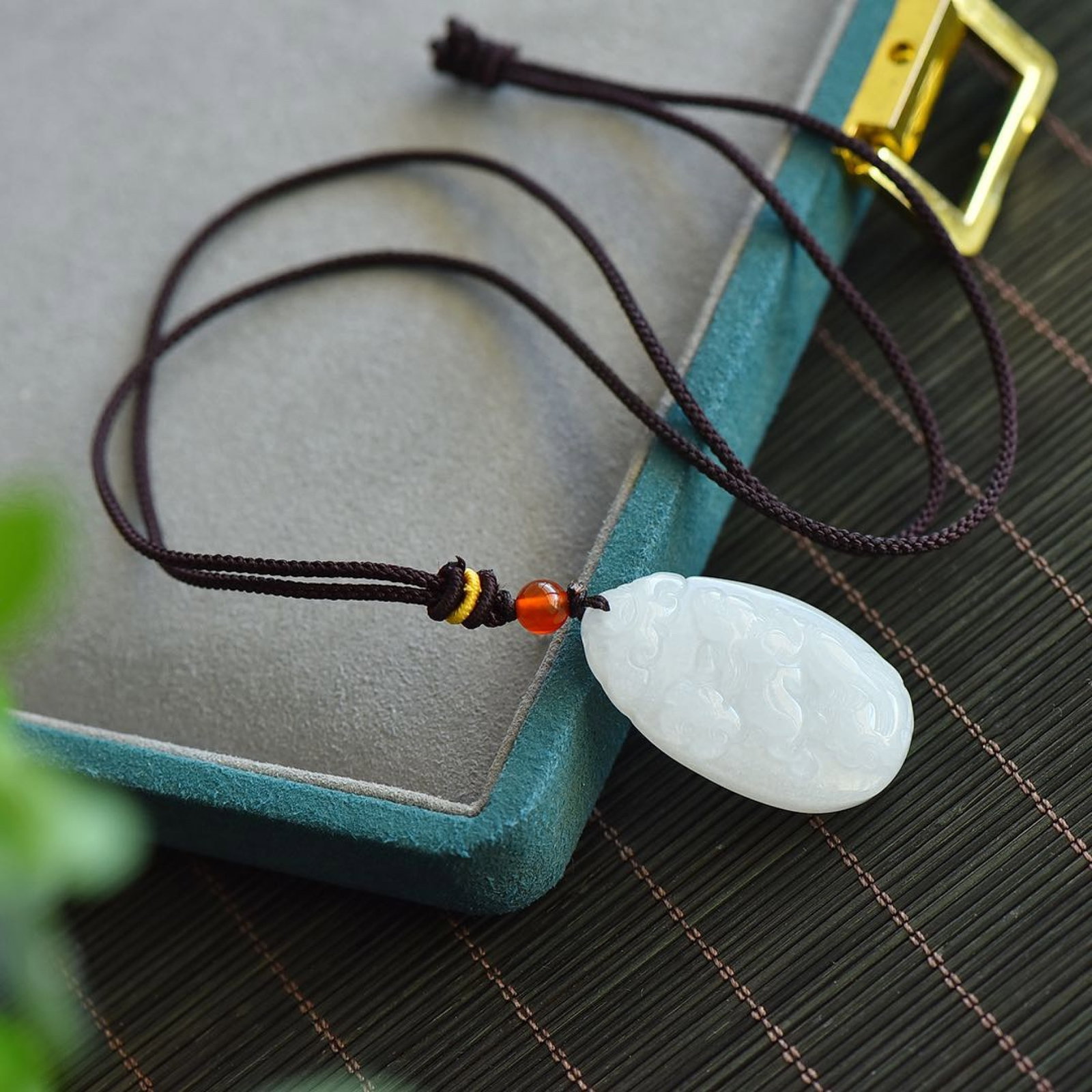 An Exquisite White Jade Rabbit Pattern Pendant - 5