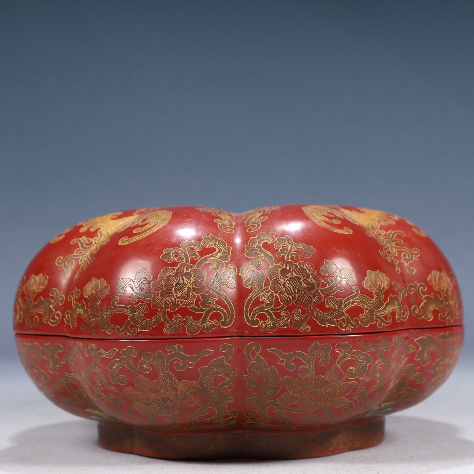 An Exquisite Carved Red Lacquer Flower and Bats Pattern Cover Box: An Exquisite Carved Red Lacquer Flower and Bats Pattern Cover Box,Qing Dynasty, China,Qianlong Six-character Mark,Size:7.9inx4.3in,Weight:500g