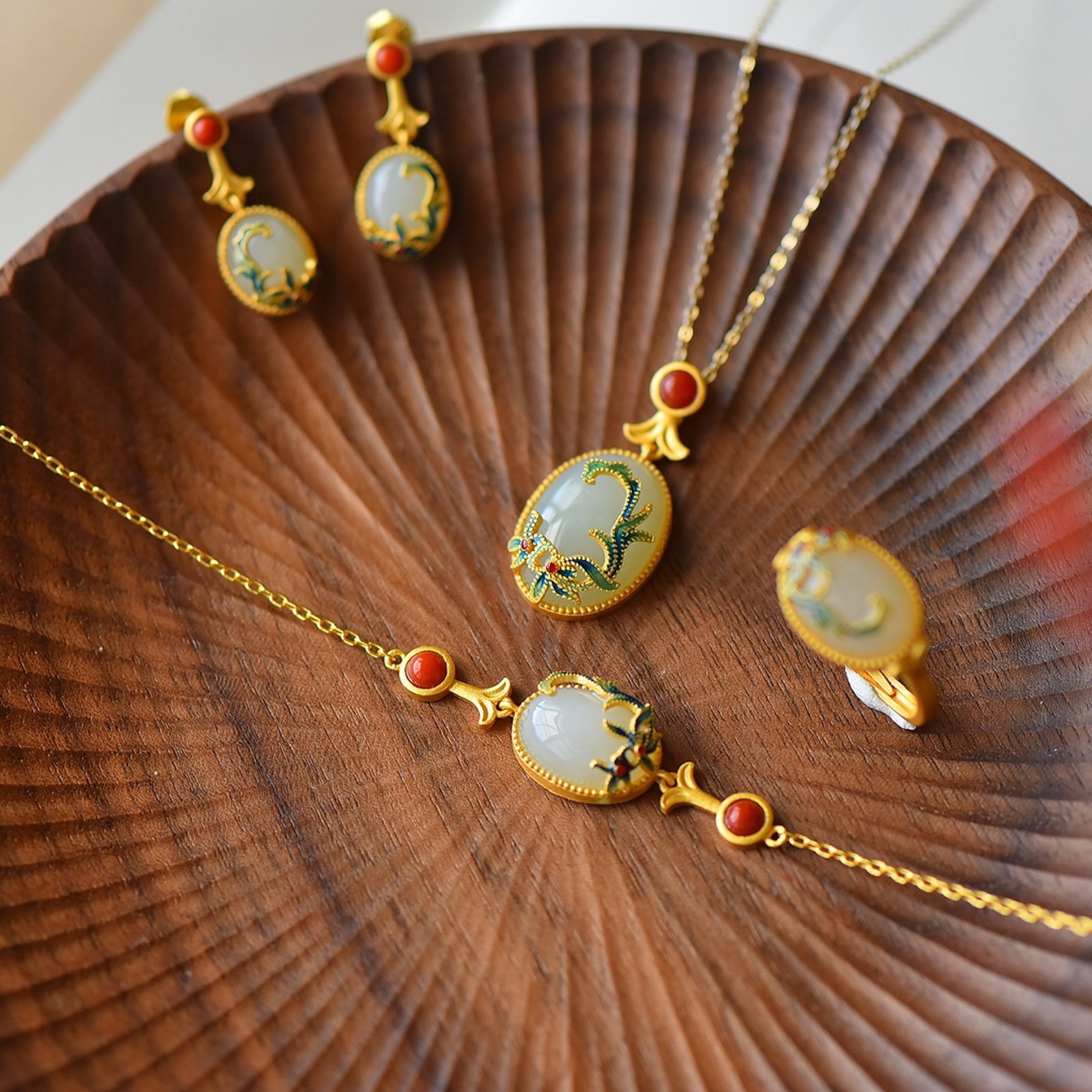 A Set of Fine Sterling Silver-Gold Plated Inlaid White Jade Enamel Pendant: A Set of Fine Sterling Silver-Gold Plated Inlaid White Jade Enamel Pendant,Size: (Pendant)0.5inx0.7in (Ring)0.4inx0.6in (Earrings)0.3inx0.4in (Bracelets)0.4inx0.6in