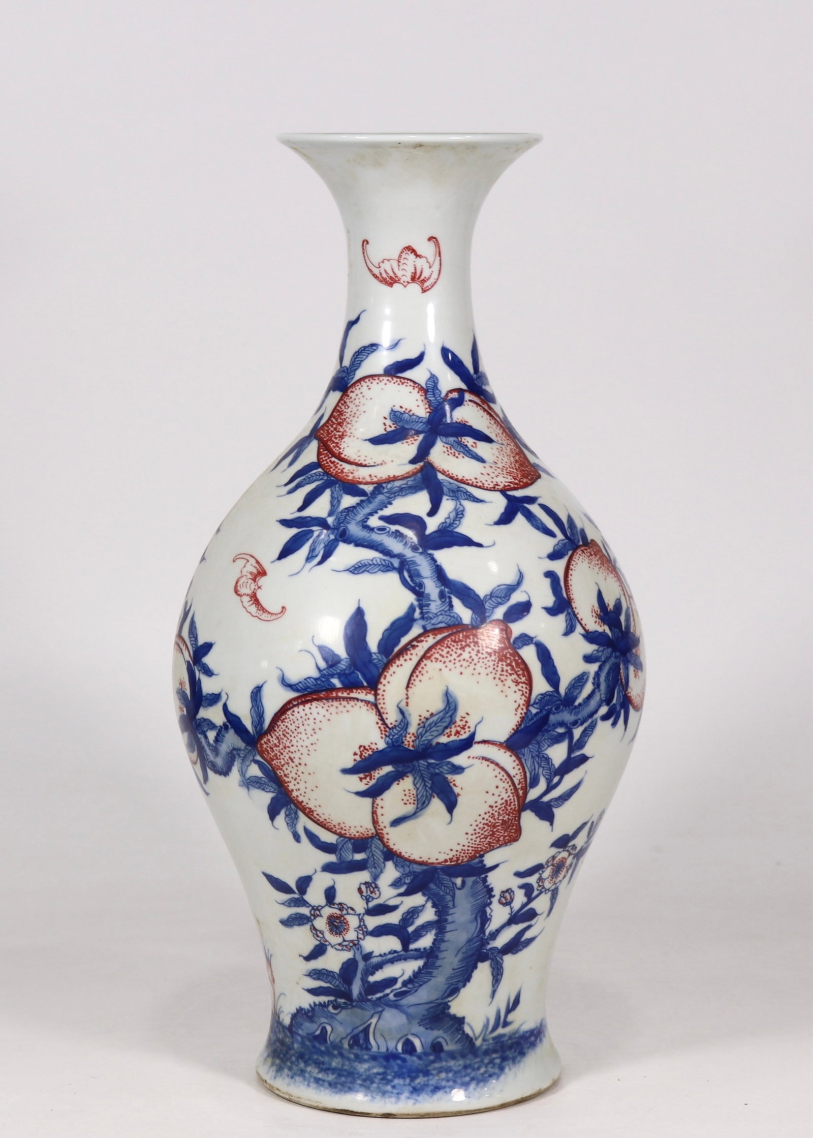 A Huge Blue and White Underglaze-Red Bats and Peach Pattern Vase: A Huge Blue and White Underglaze-Red Bats and Peach Pattern Vase,Qing Dynasty,China,Yongzheng Six-character Mark,Size:16.1inx7.3in 青花釉里红蝙蝠桃é
