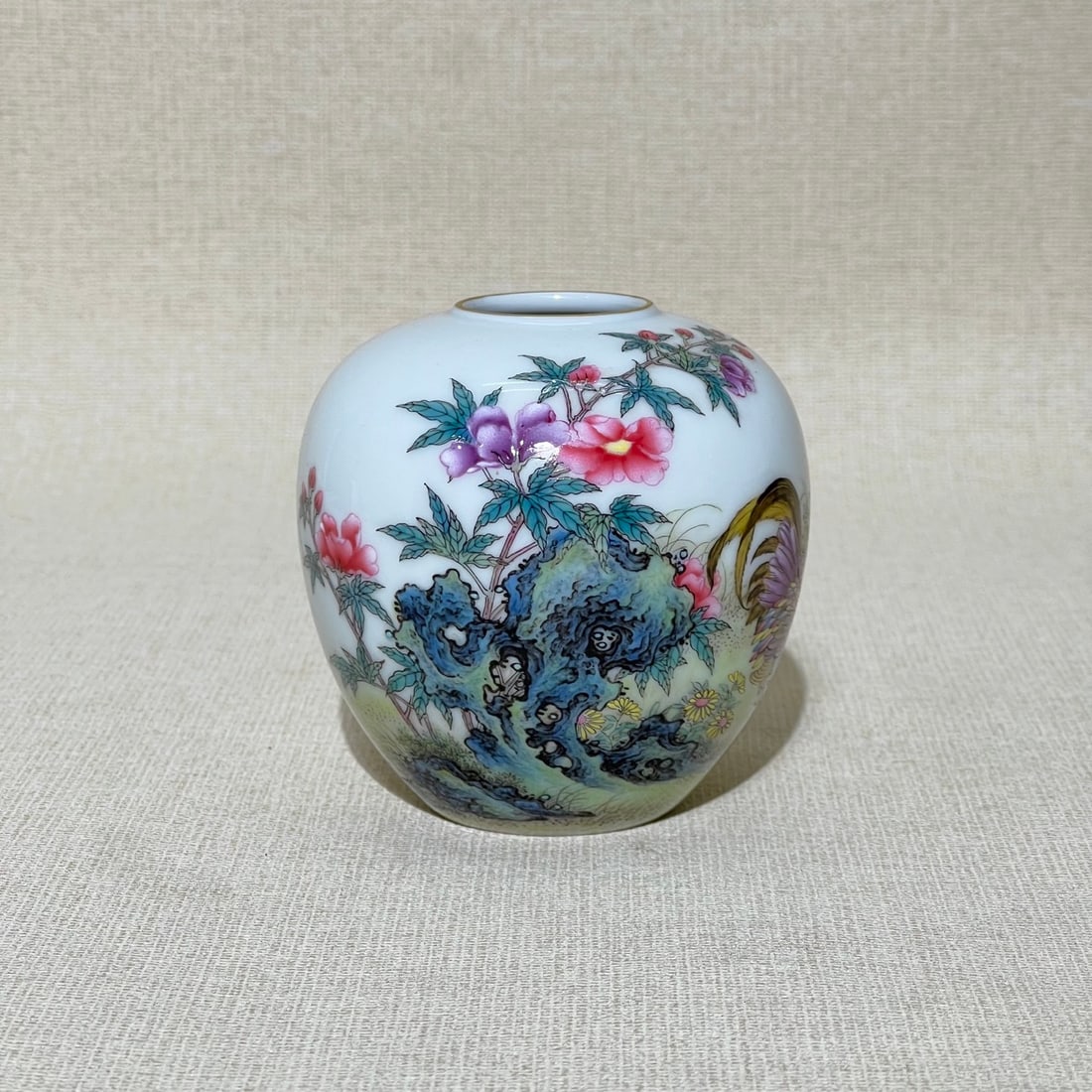 An Exquisite Famille-Rose Painted Gold Flower and Rooster Pattern Water Pot,with poem: An Exquisite Famille-Rose Painted Gold Flower and Rooster Pattern Water Pot,with poem,Qing Dynasty,China,Qianlong Six-character Mark,Size:3.1inx3.1in 粉彩描金花卉&#