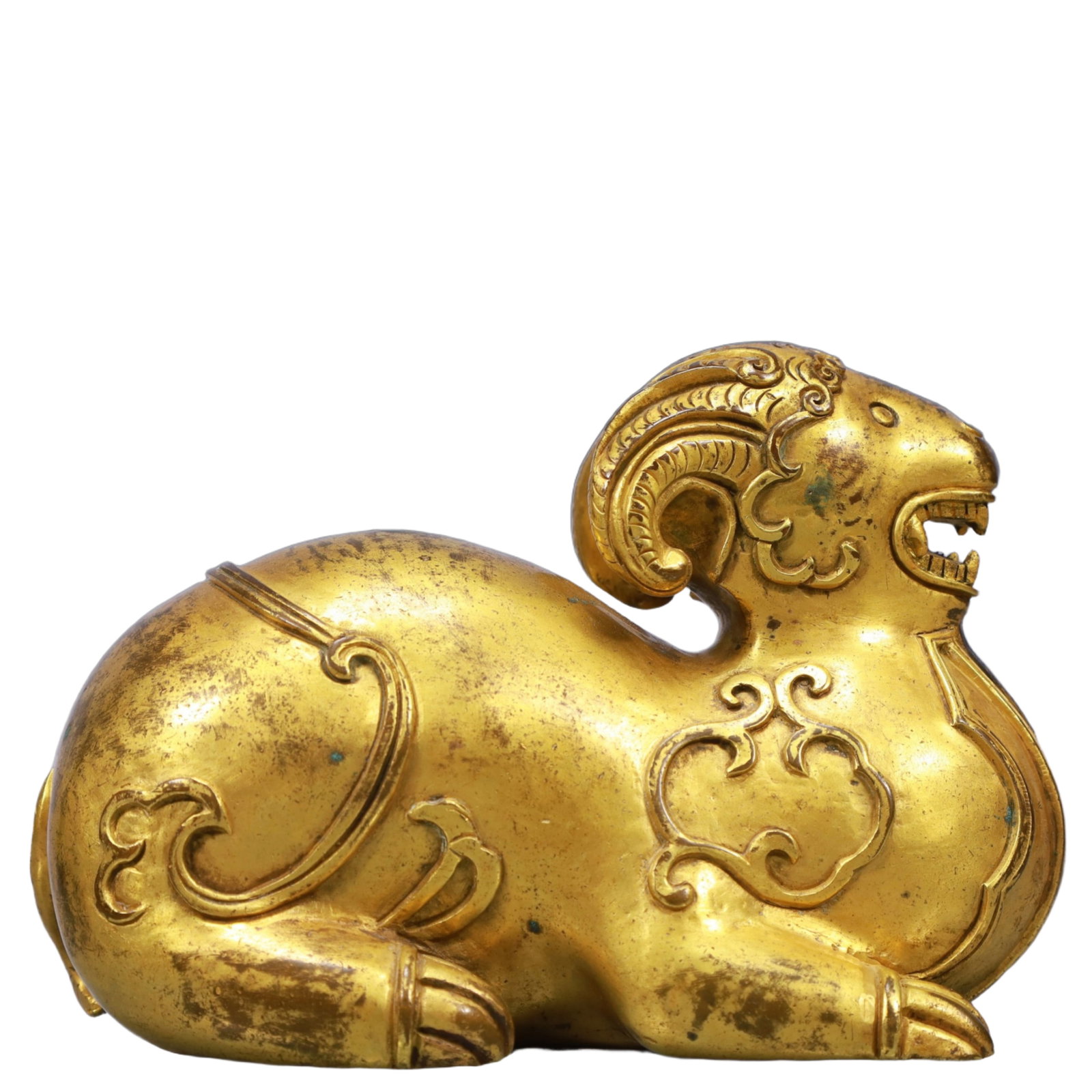 An Exquisite Gilt Bronze Sheep-Shaped Ornament: An Exquisite Gilt Bronze Sheep-Shaped Ornament,Qing Dynasty, China,Qianlong Six-character Mark,Size:6.7inx3.1inx4.7in,Weight:2600g