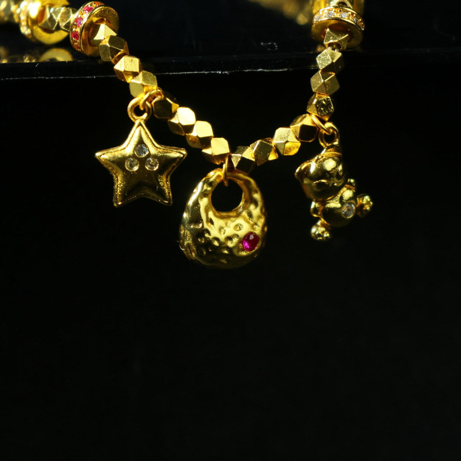 An Exquisite Bracelet - 2