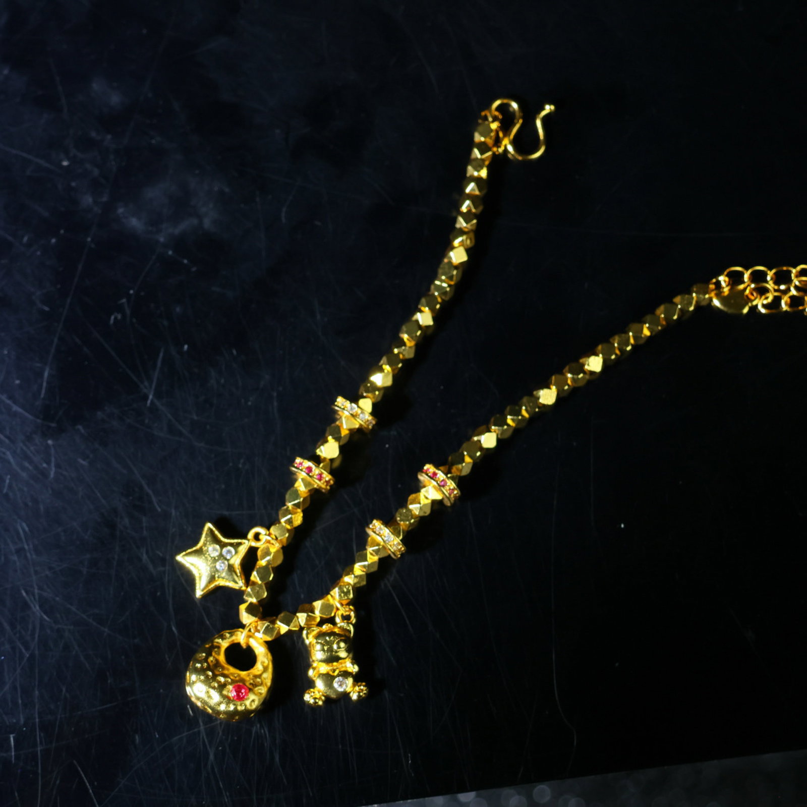 An Exquisite Bracelet - 4