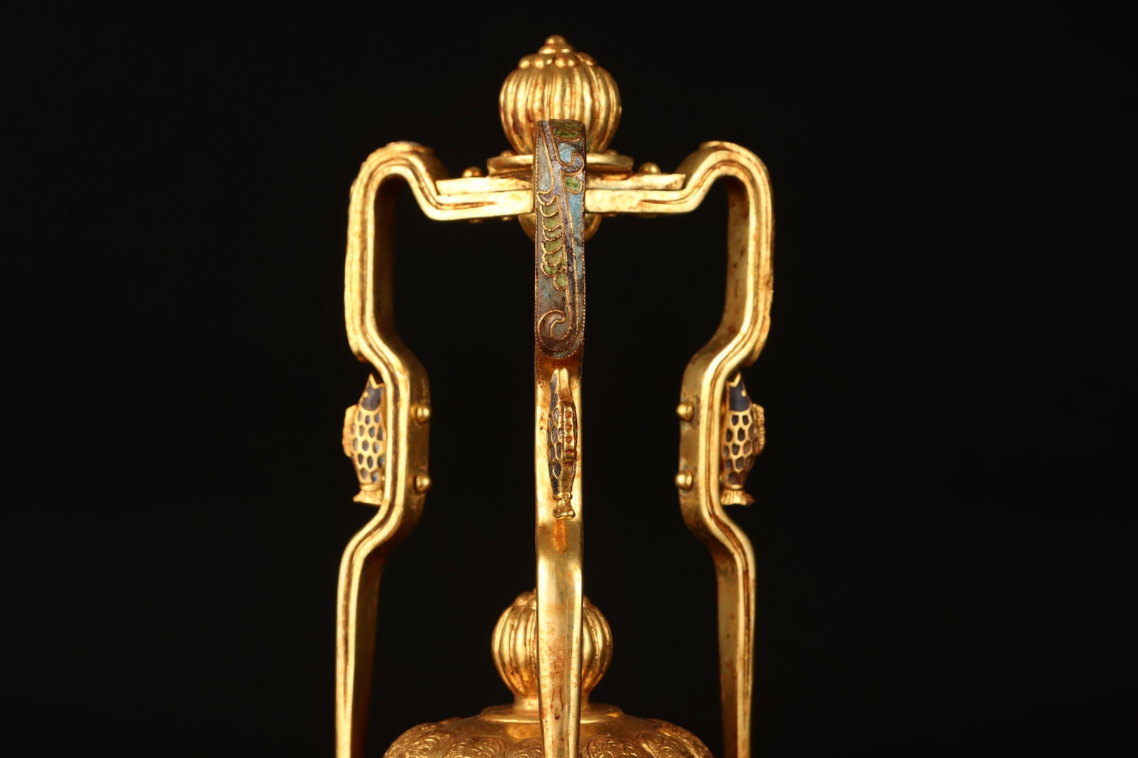 An Exquisite Gilt Bronze Lotus Pattern Loop-Handled Pot - 4