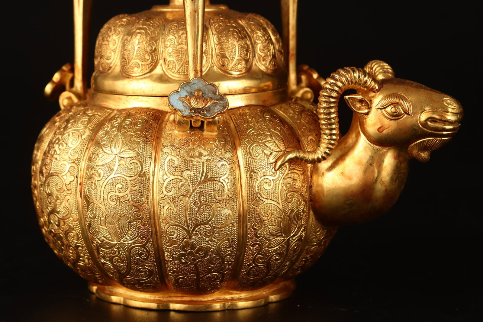 An Exquisite Gilt Bronze Lotus Pattern Loop-Handled Pot - 5