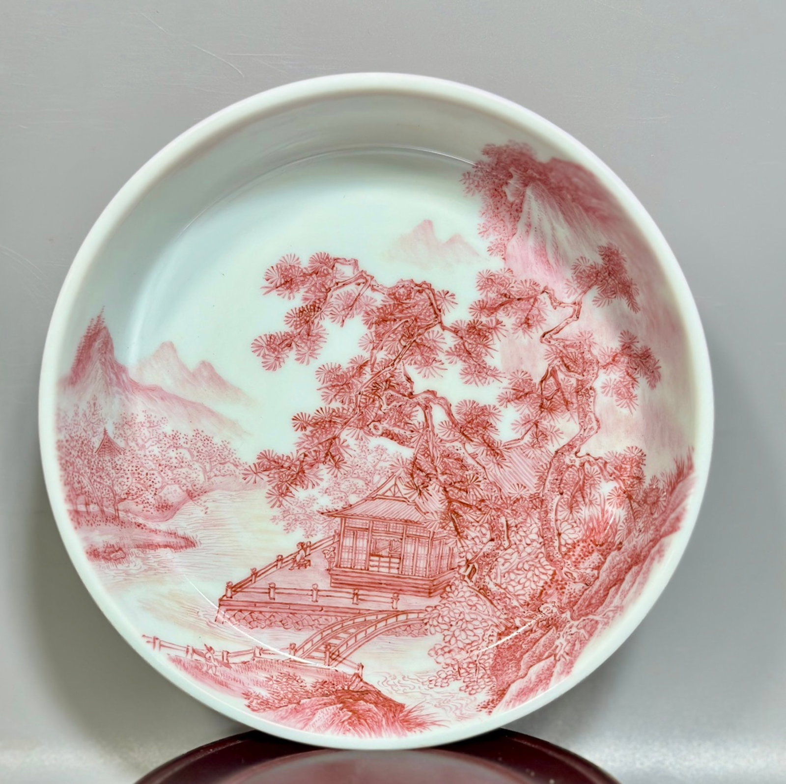 An Exquisite Agate Red-Glazed Landscape and Figure Pattern Plate: An Exquisite Agate Red-Glazed Landscape and Figure Pattern Plate,Qing Dynasty,China,Yongzheng Four-character Mark,Size:1.3inx5.9in 玛瑙红山水人物纹İ