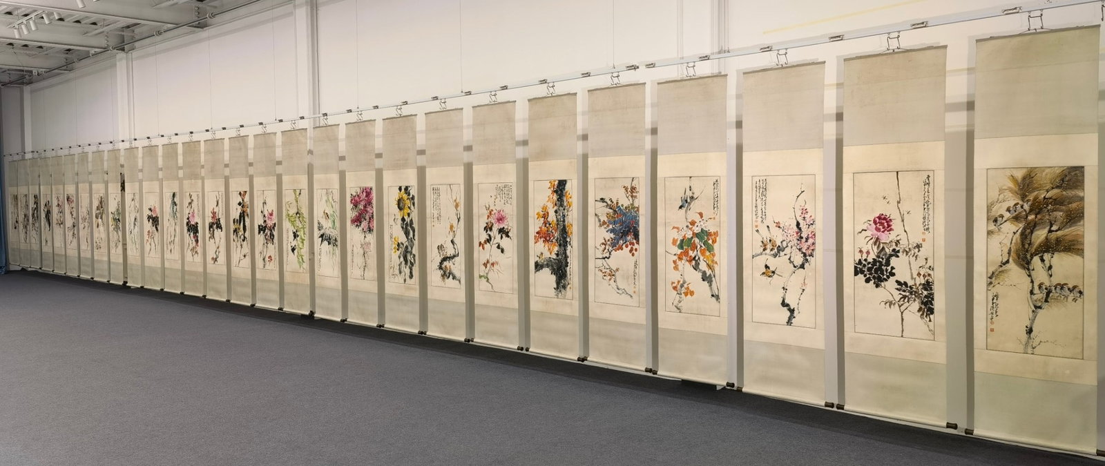 A Set of Chinese Vertical Scroll Ink Painting of Flower and Bird on Paper: A Set of Chinese Vertical Scroll Ink Painting of Flower and Bird on Paper,Zhao Shaoang,Size:(entirety)86.6inx22.8in,(Without frame)39.4inx17.7in 一套中国水墨花