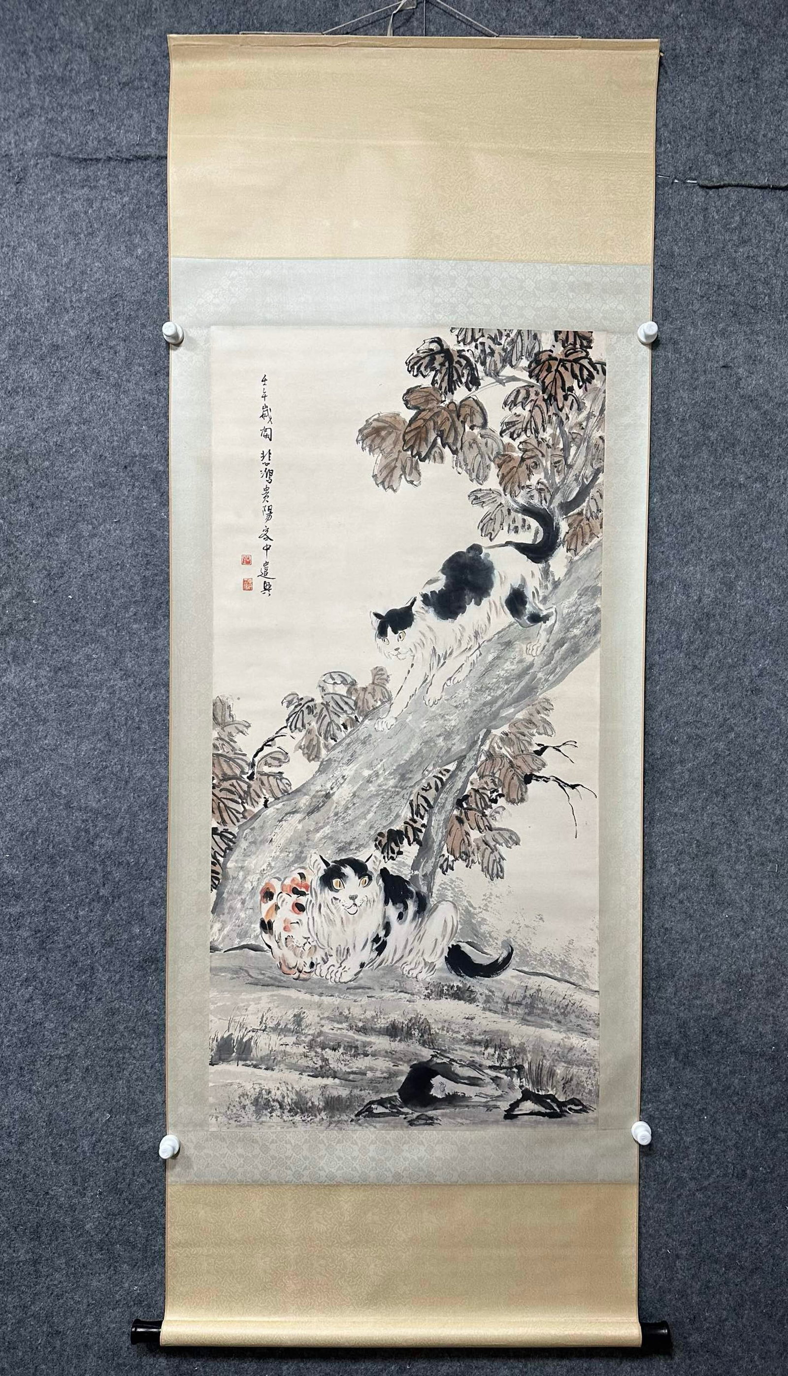 A Chinese Vertical Scroll Ink Painting of Cat on Paper: A Chinese Vertical Scroll Ink Painting of Cat on Paper,Xu Beihong,Size:26.4inx53.7in 一幅中国水墨猫画立轴,徐悲鸿