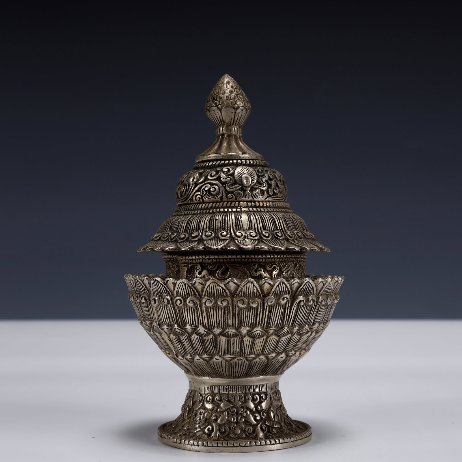 An Exquisite Silver-Plated Bronze Lotus Pattern Censer: An Exquisite Silver-Plated Bronze Lotus Pattern Censer ,The Republic of China,Size:4.3inx4.3inx7.1in,Weight:750g 铜镀银莲花纹香炉,中国૎