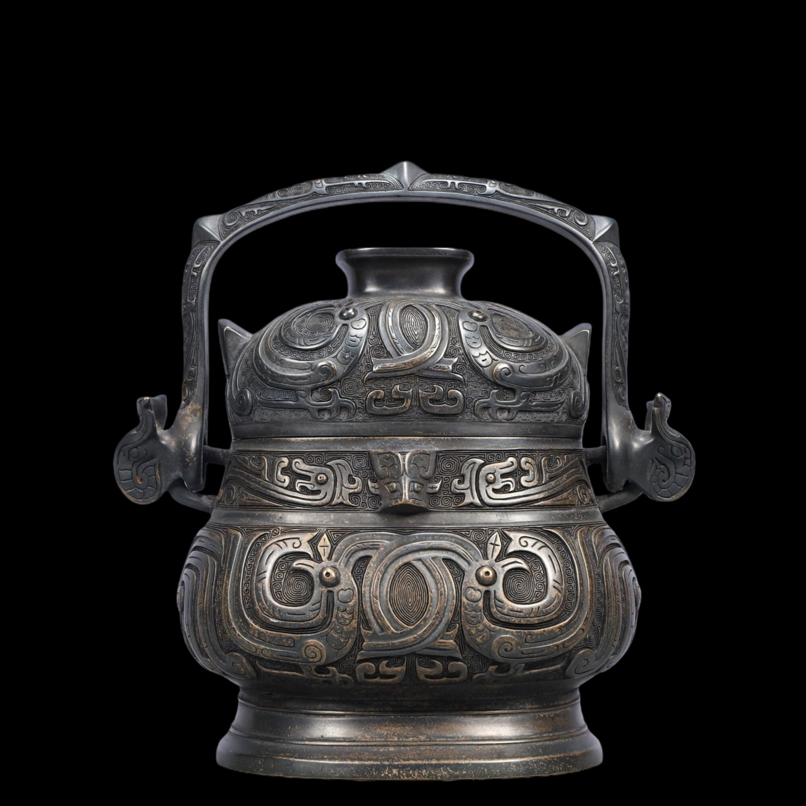 A Precious Bronze Auspicious Bird Pattern Pot ,With Inscription: A Precious Bronze Auspicious Bird Pattern Pot ,With Inscription,Ancient Time, China,Size: 10.6inx6.3inx11in ;Weight: 5100g 青铜神鸟纹提炉，带Ž