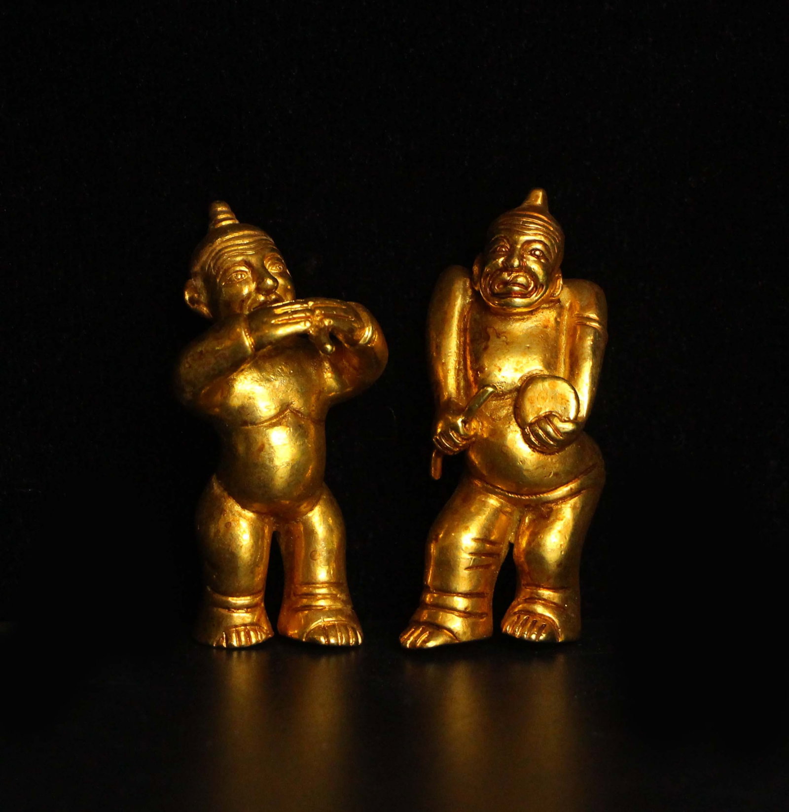 A Set of Fine Gilt Figure Ornaments: A Set of Fine Gilt Figure Ornaments,Tang Dynasty,China,Size:2.8in,Weight:1087g 一套鎏金人物摆件,中国唐代