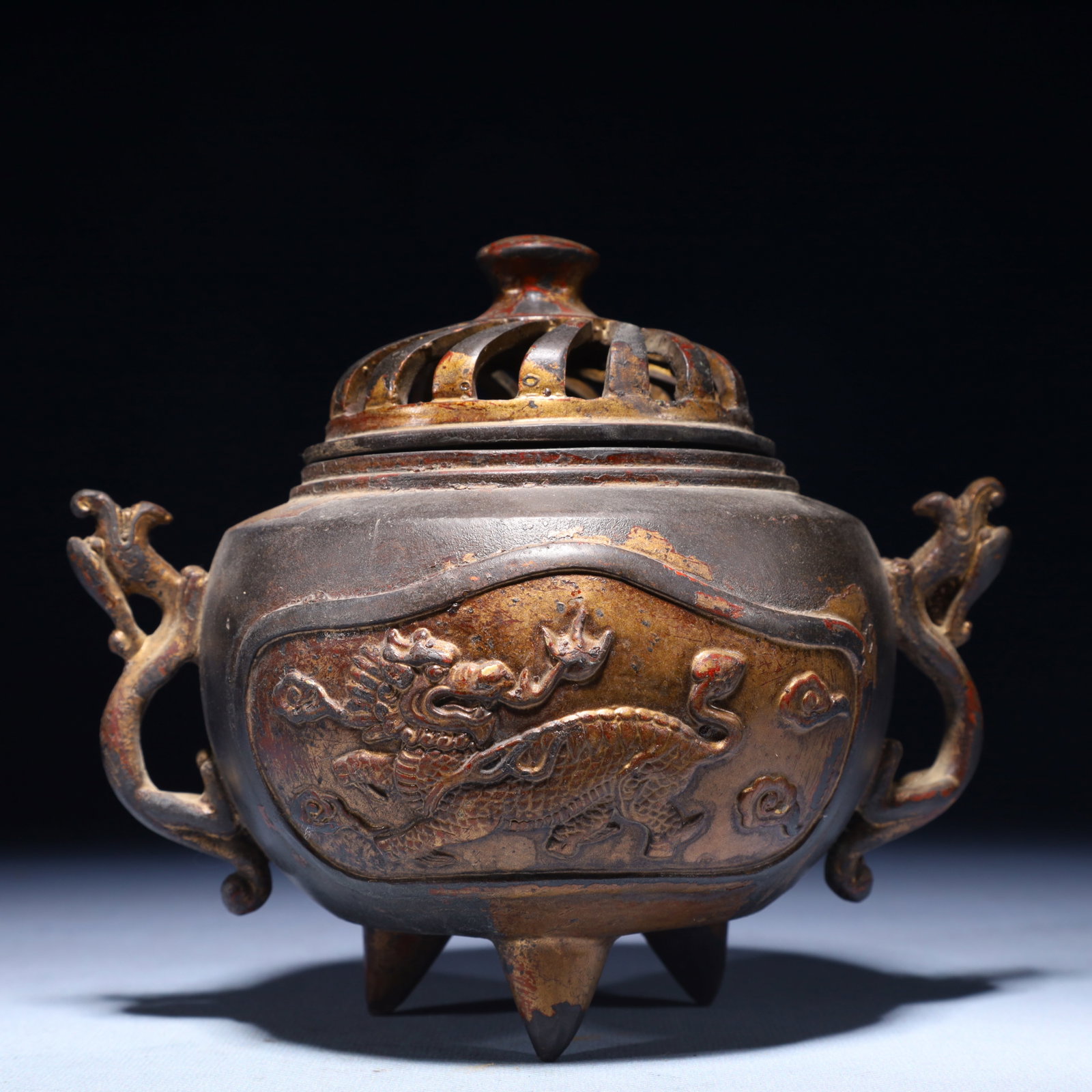 An Exquisite Bronze Lion Pattern Double-Ears and Tripod Censer: An Exquisite Bronze Lion Pattern Double-Ears and Tripod Censer,Ming Dynasty,China,Xuande Four-character Mark,Size:7.1inx5.1inx5.9in,Weight:1250g 铜狮子纹双耳三