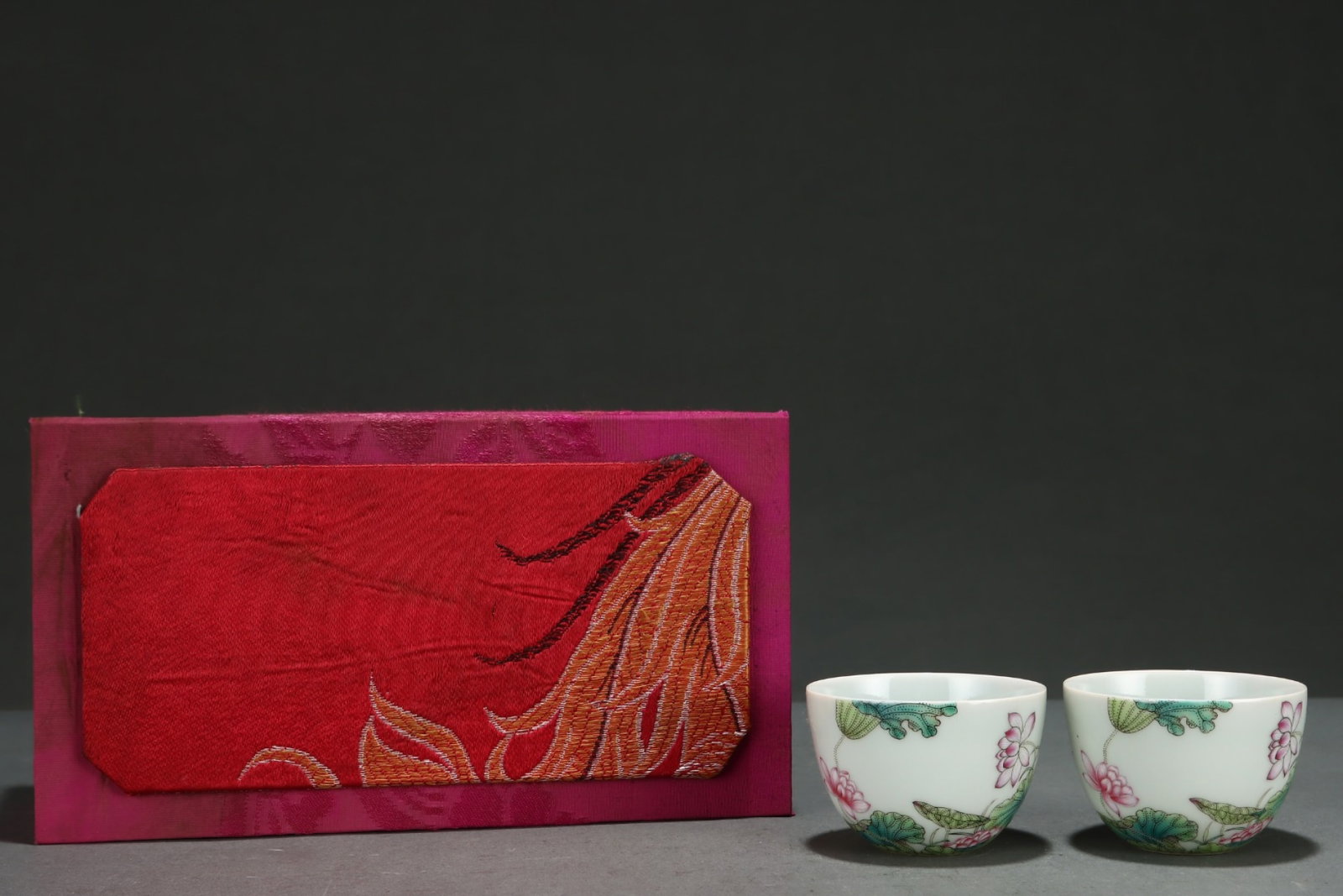 A Pair of Exquisite Famille-Rose Lotus Pattern Cups,with poem: A Pair of Exquisite Famille-Rose Lotus Pattern Cups,with poem,Qing Dynasty,China,Yongzheng Four-character Mark,Size:2inx2.9in 一对粉彩荷花纹杯子,&