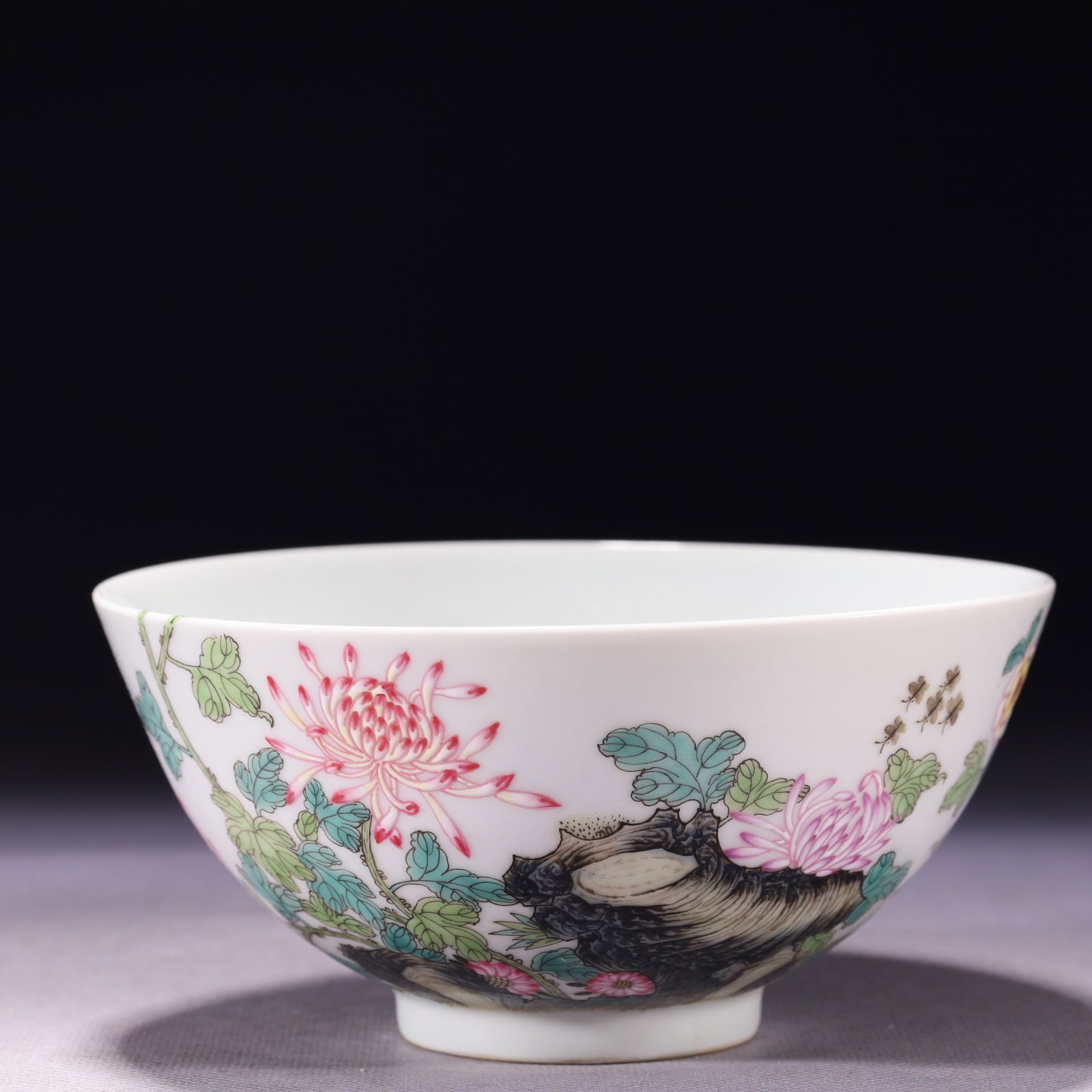 An Exquisite Famille-Rose Flower Pattern Bowl,with poem: An Exquisite Famille-Rose Flower Pattern Bowl,with poem,Qing Dynasty,China,Yongzheng Six-character Mark,Size:5.5inx2.6in,Weight:250g