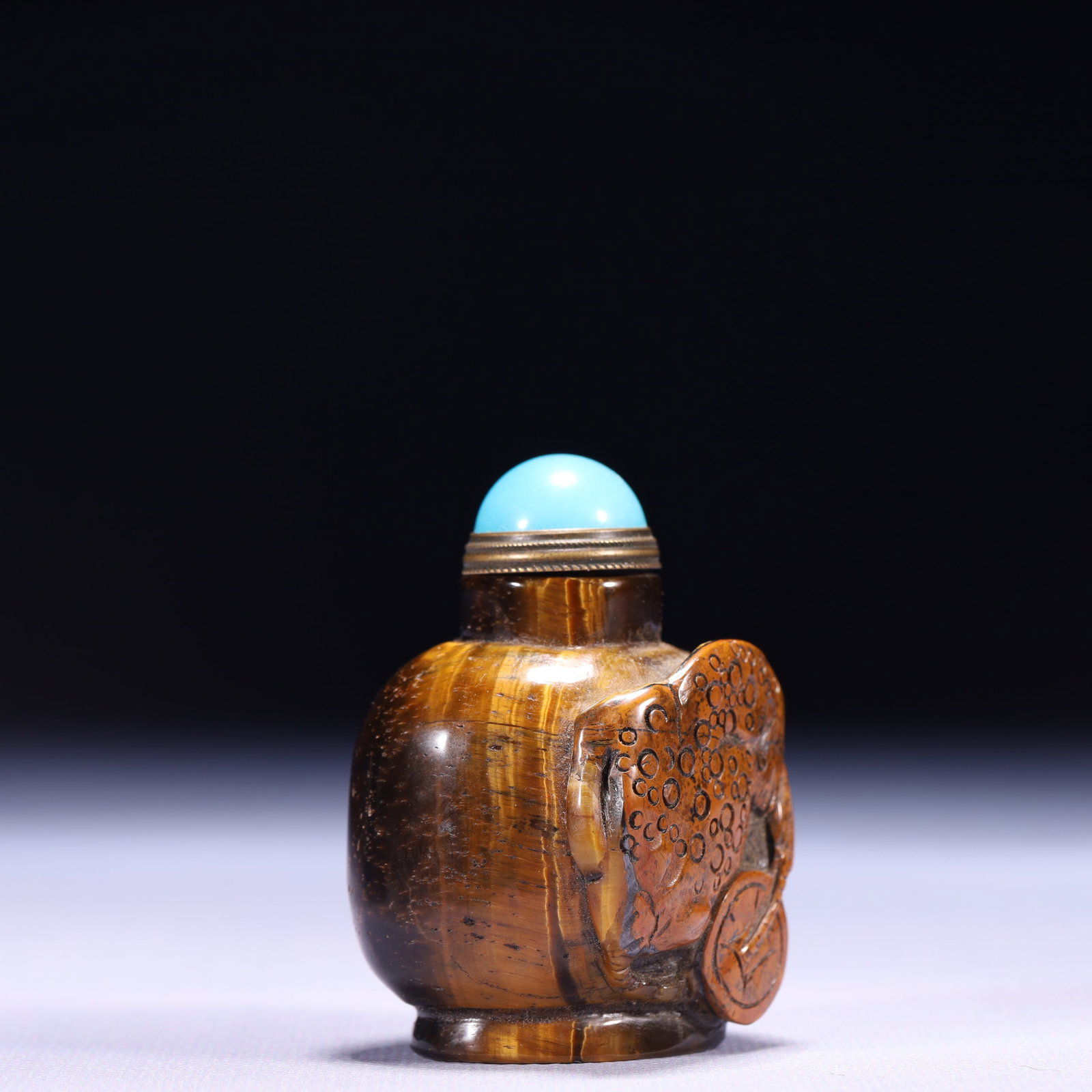 An Exquisite Agate Golden Toad Pattern Snuff Bottle - 3