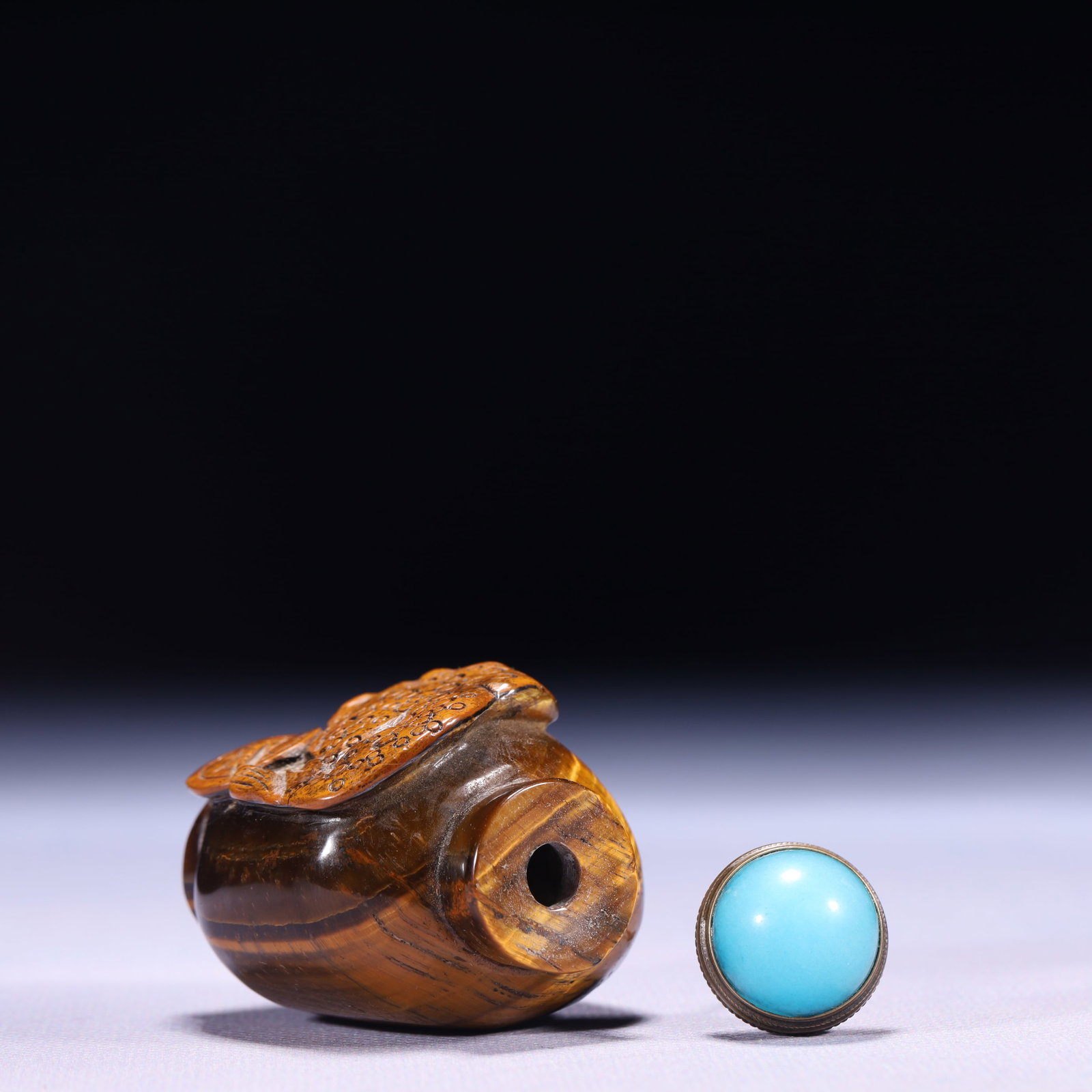 An Exquisite Agate Golden Toad Pattern Snuff Bottle - 8