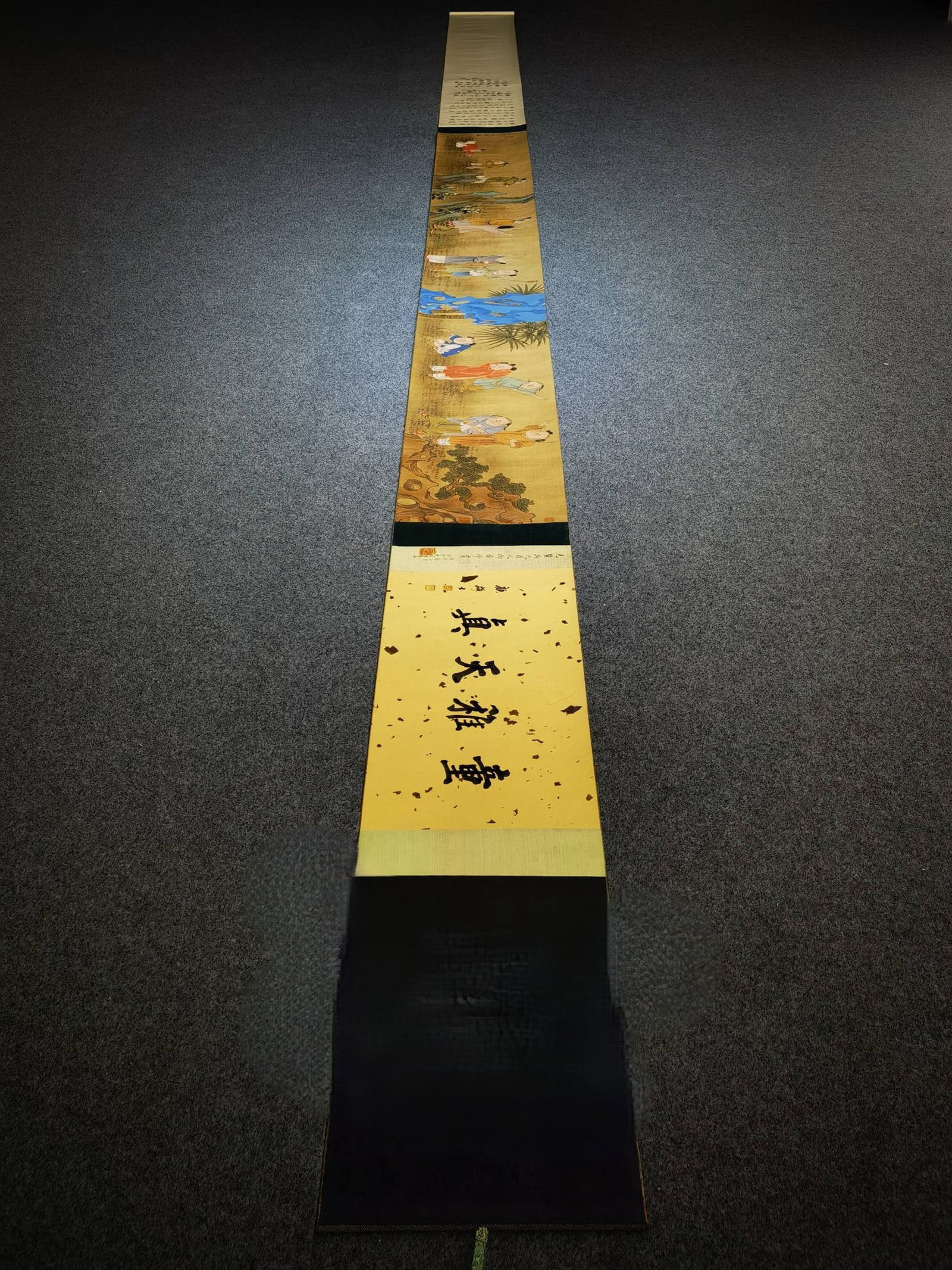 A Chinese Hand Scroll Ink Painting of Character and Story on Silk: A Chinese Hand Scroll Ink Painting of Character and Story on Silk,Yu Zhiding,Size:(entirety)267.7inx12.6in,(Without frame)189inx12.6in 一幅中国水墨绢本&